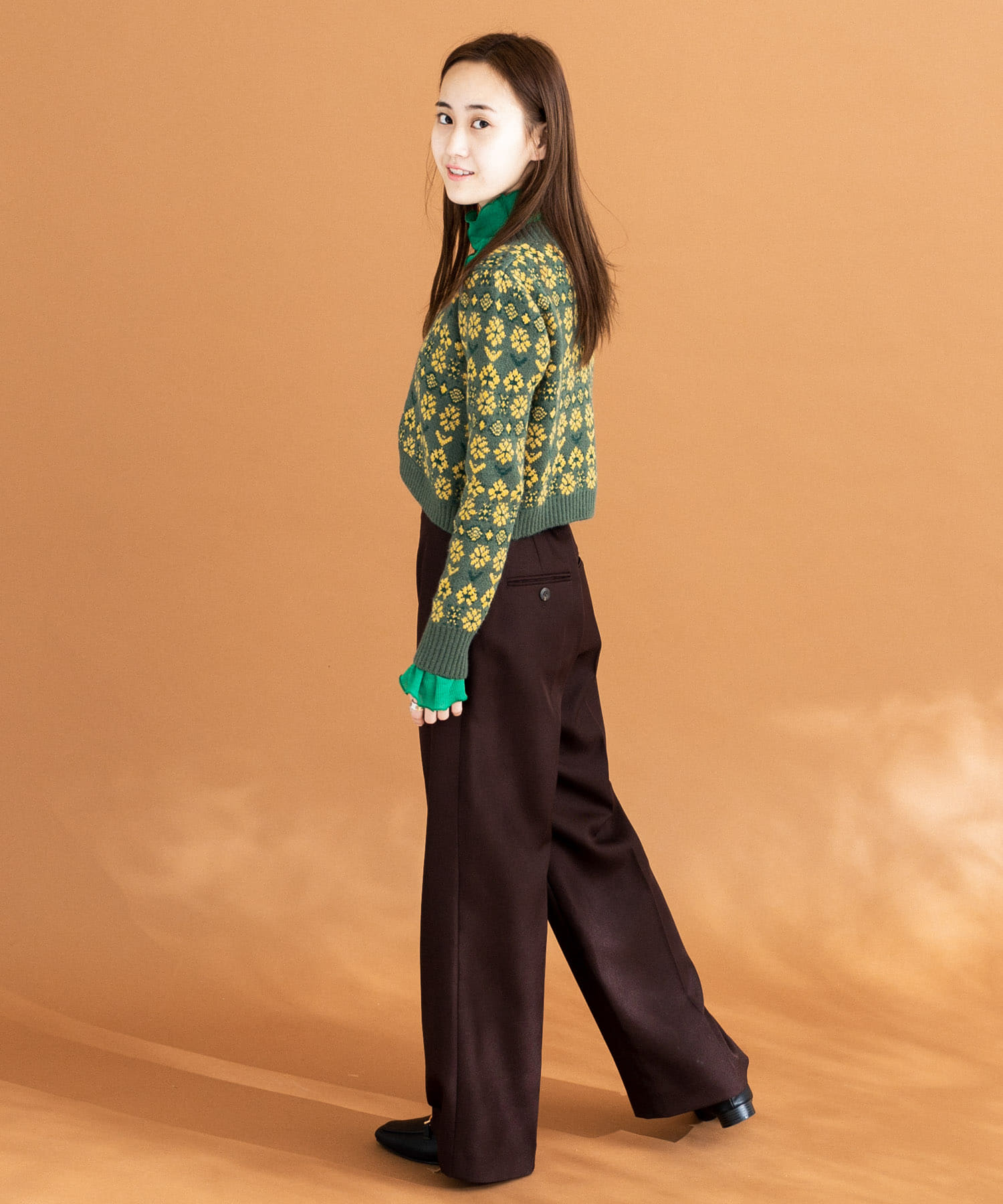 GREEN