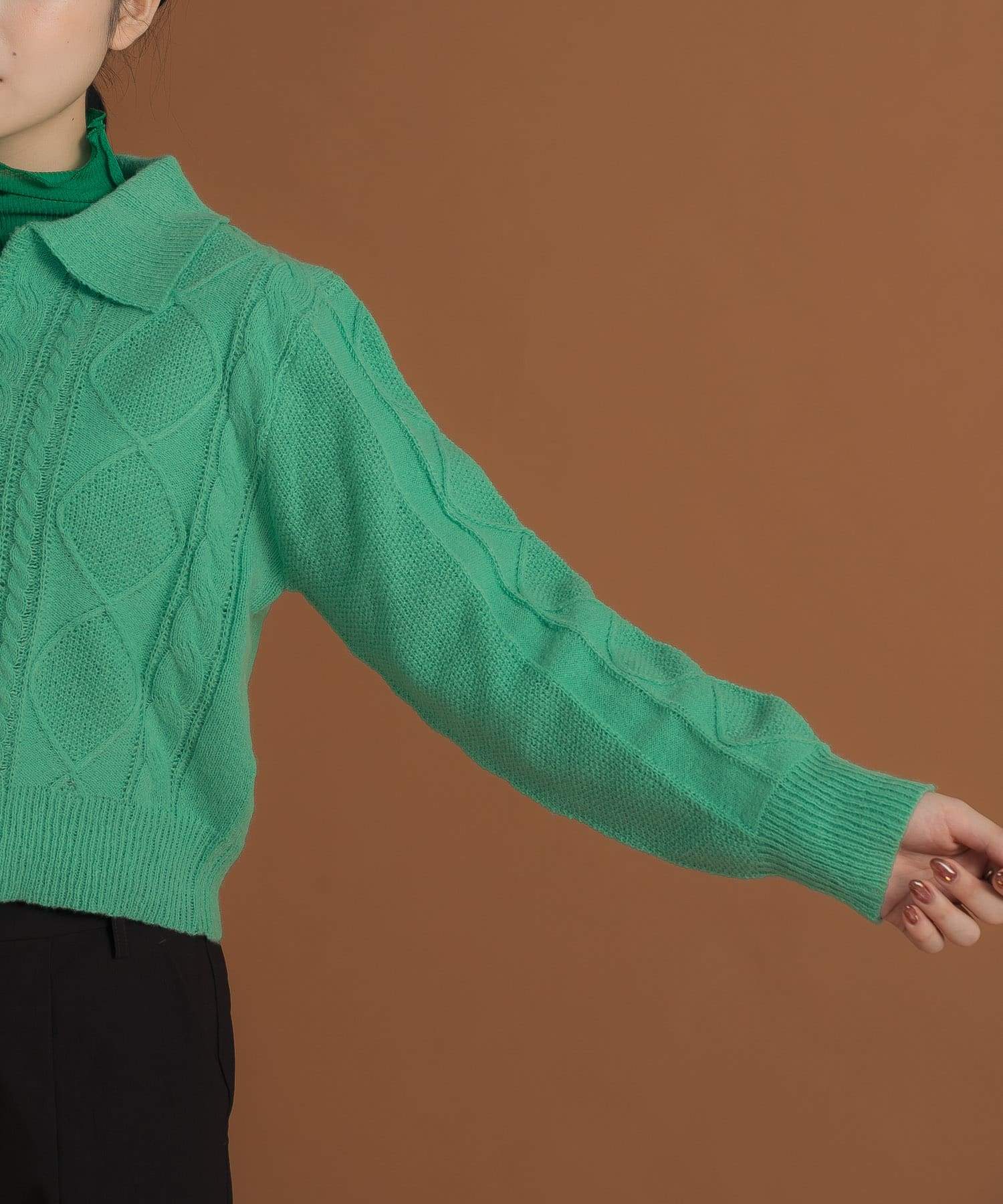 GREEN