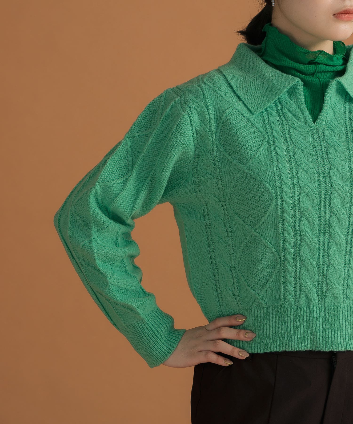 GREEN