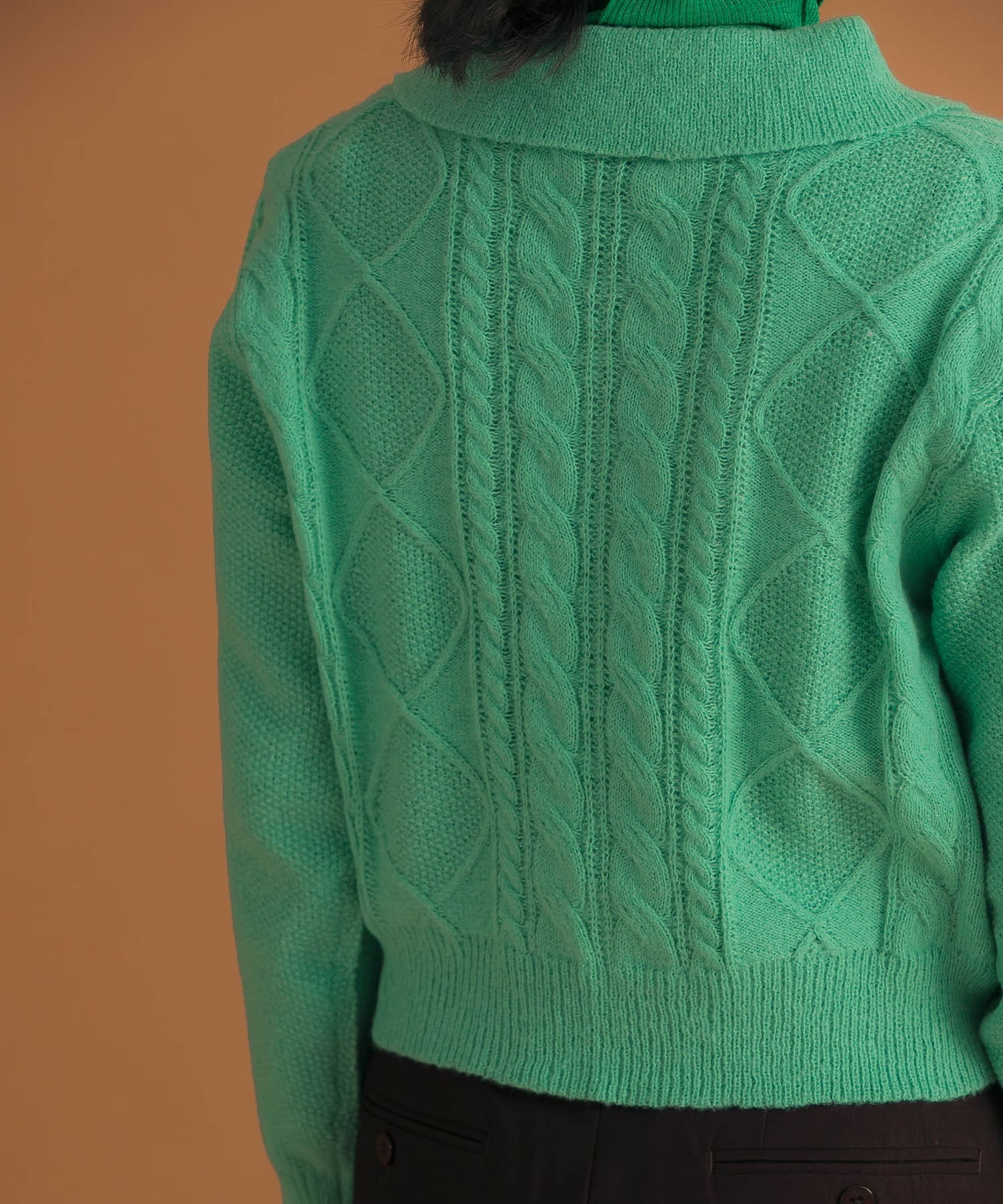 GREEN