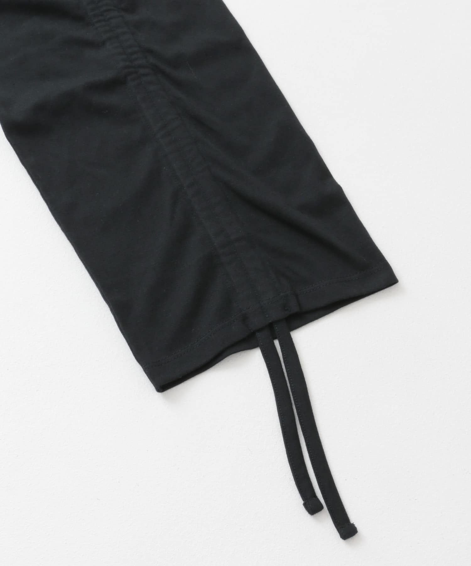 ギャザースリーブクロップドTシャツ BLACK one