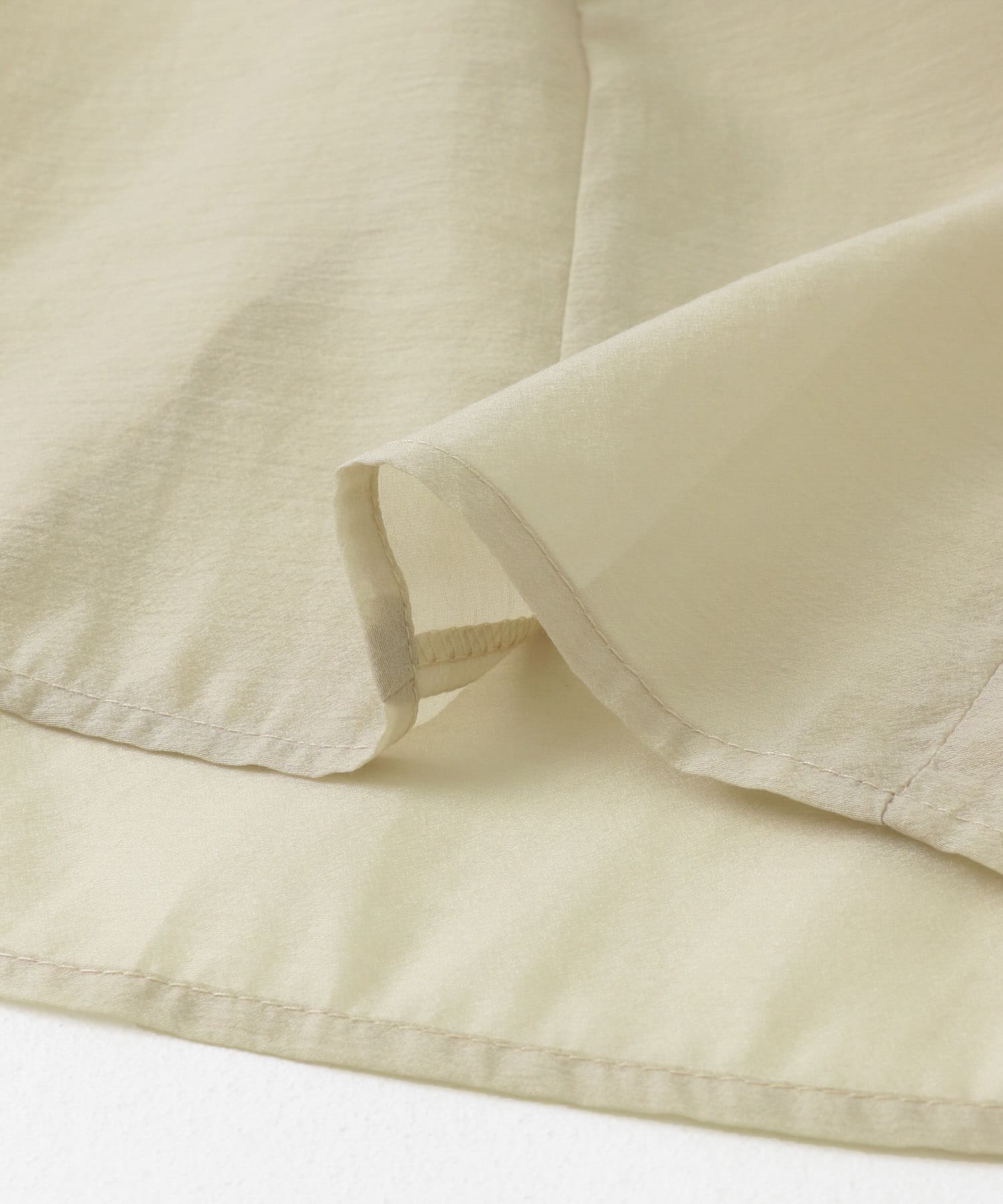 シアーラッフルブラウス BEIGE one