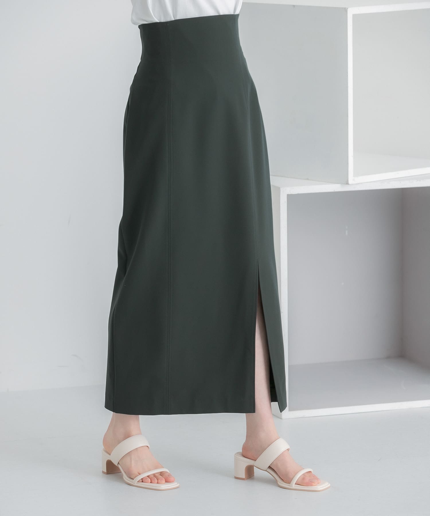 ストレッチスリットスカート
