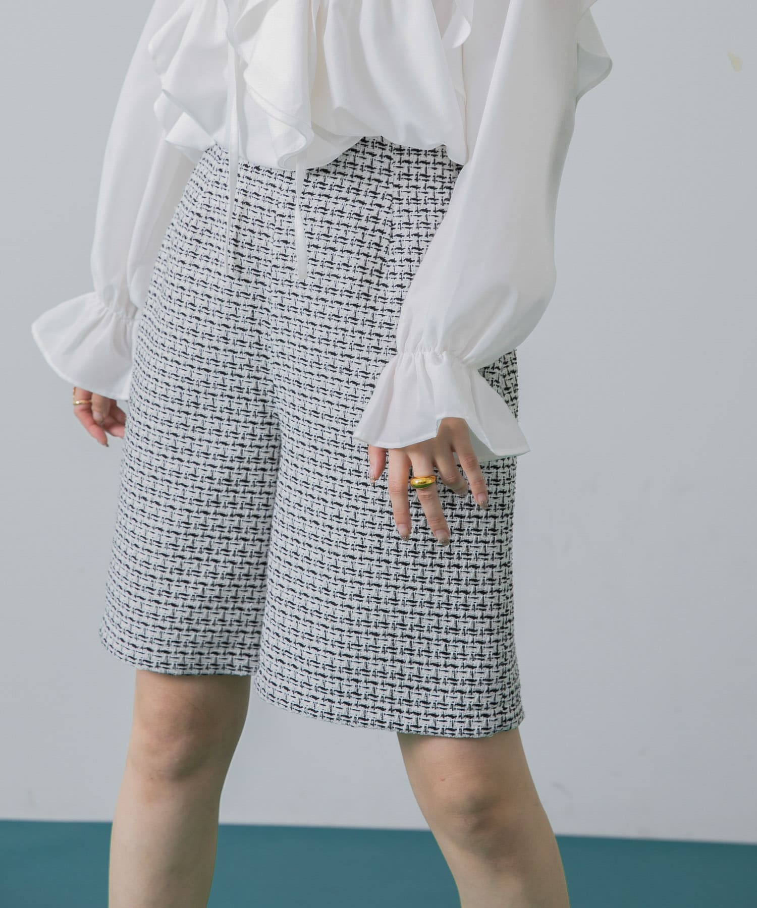 OFF WHITE