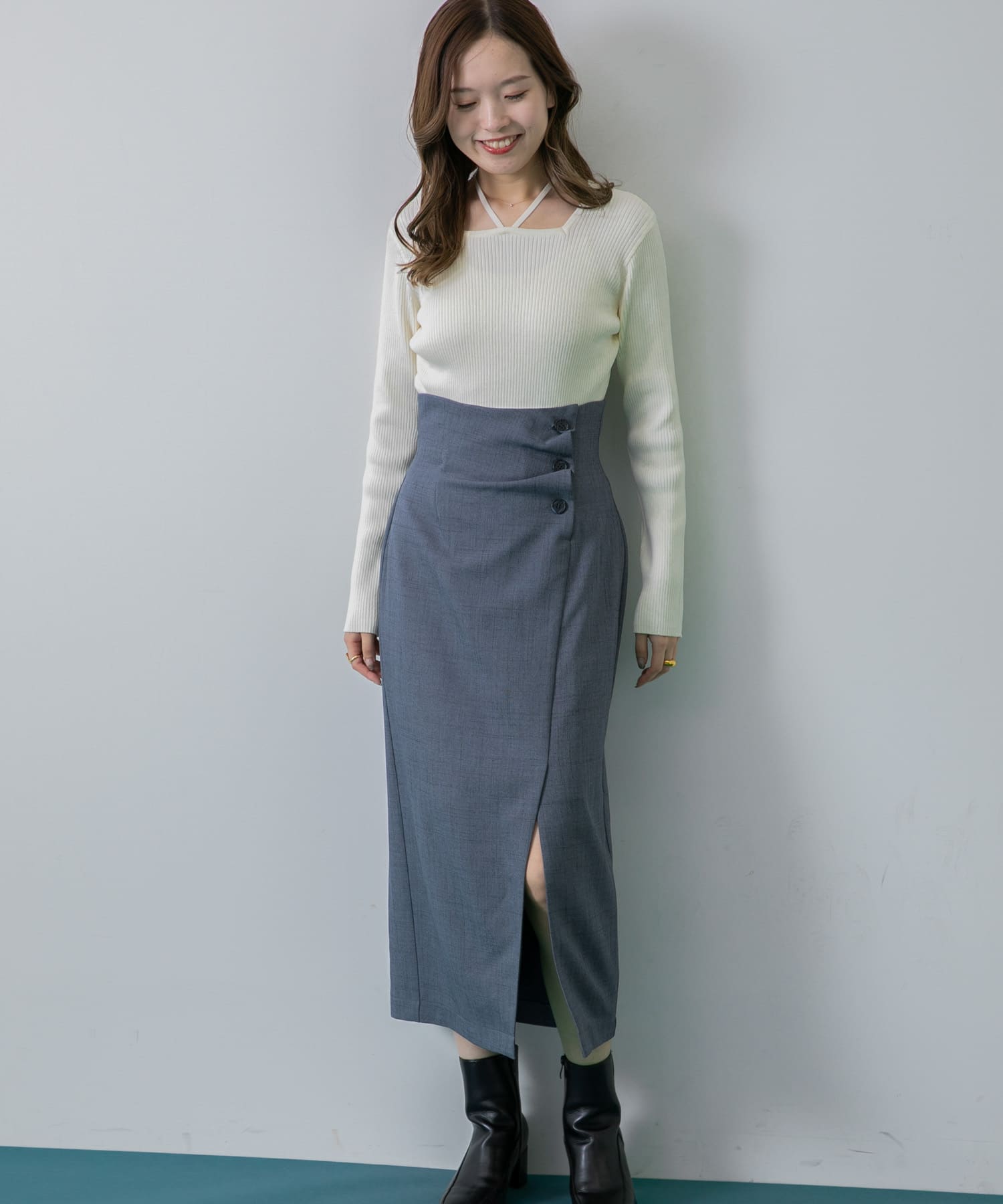 GRAY