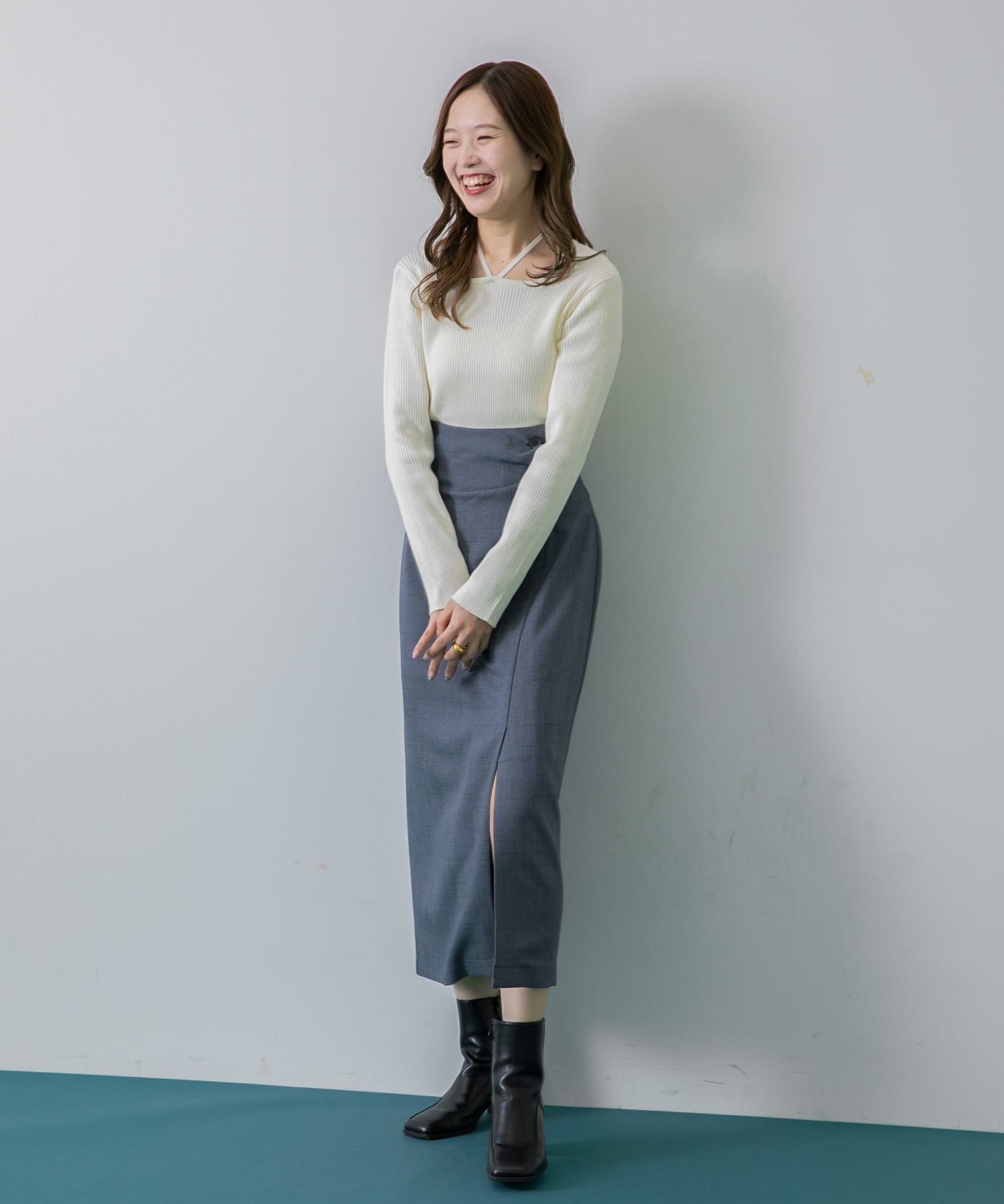 GRAY