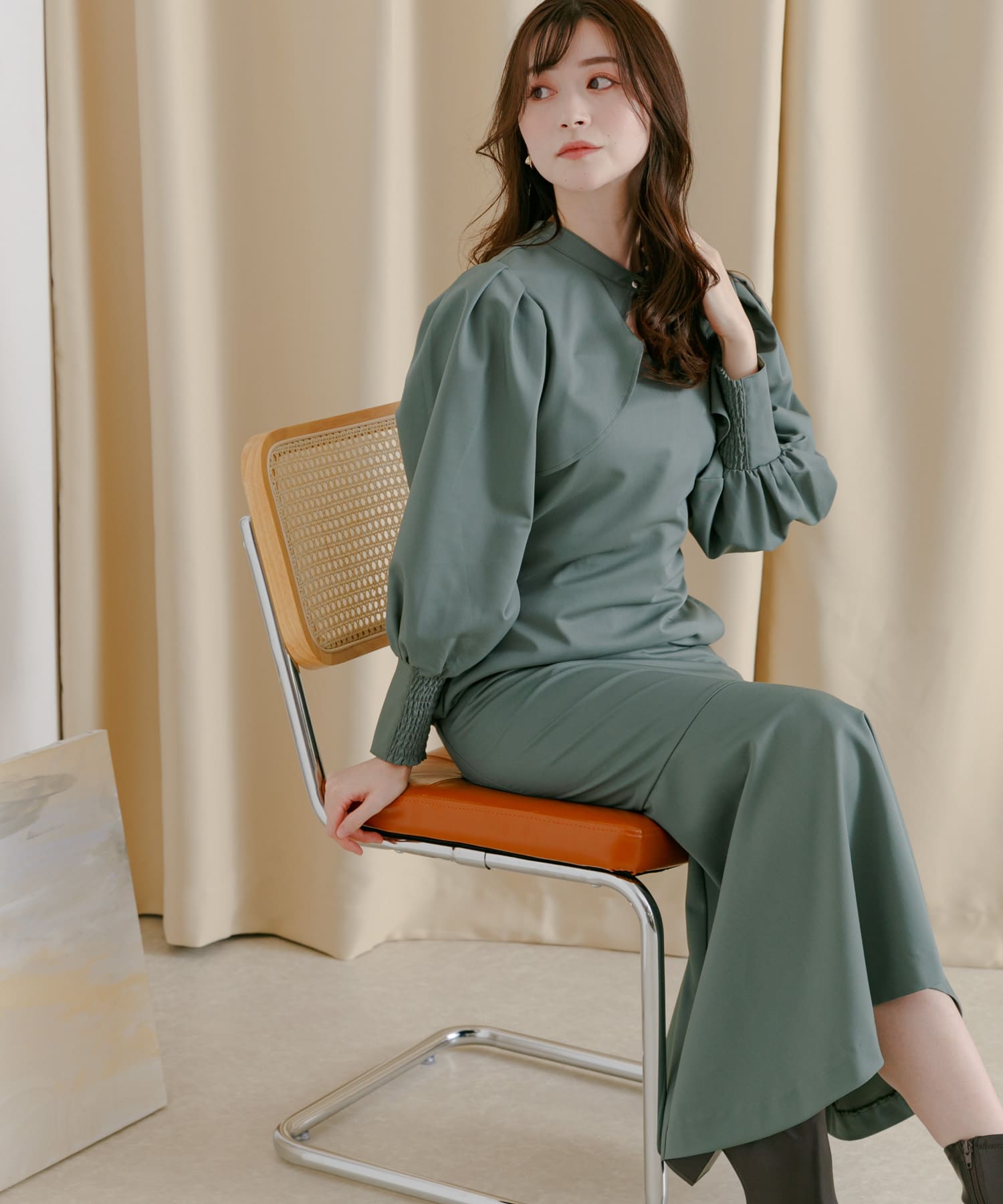GREEN