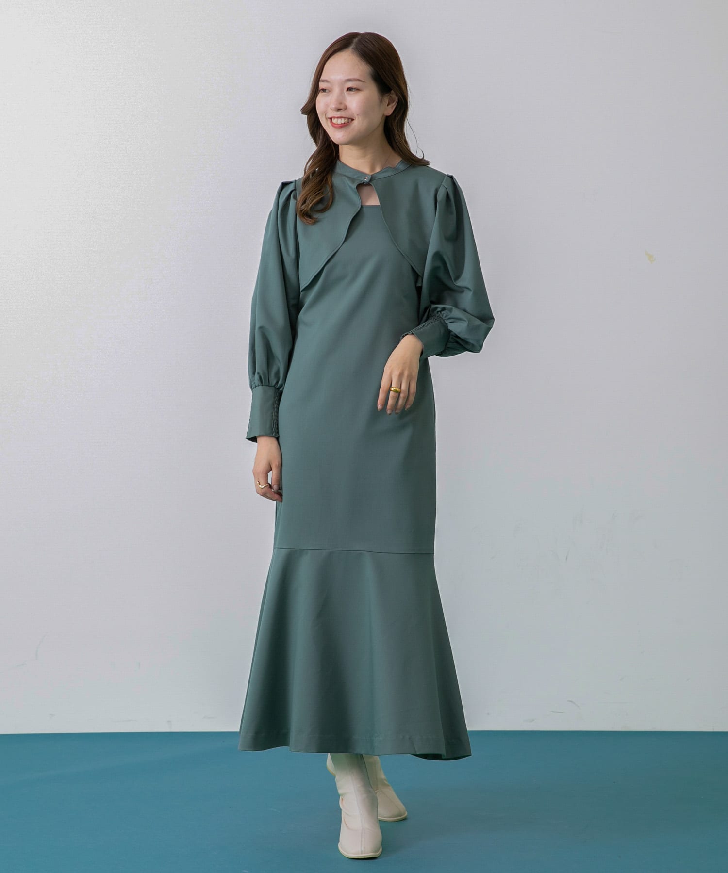 GREEN