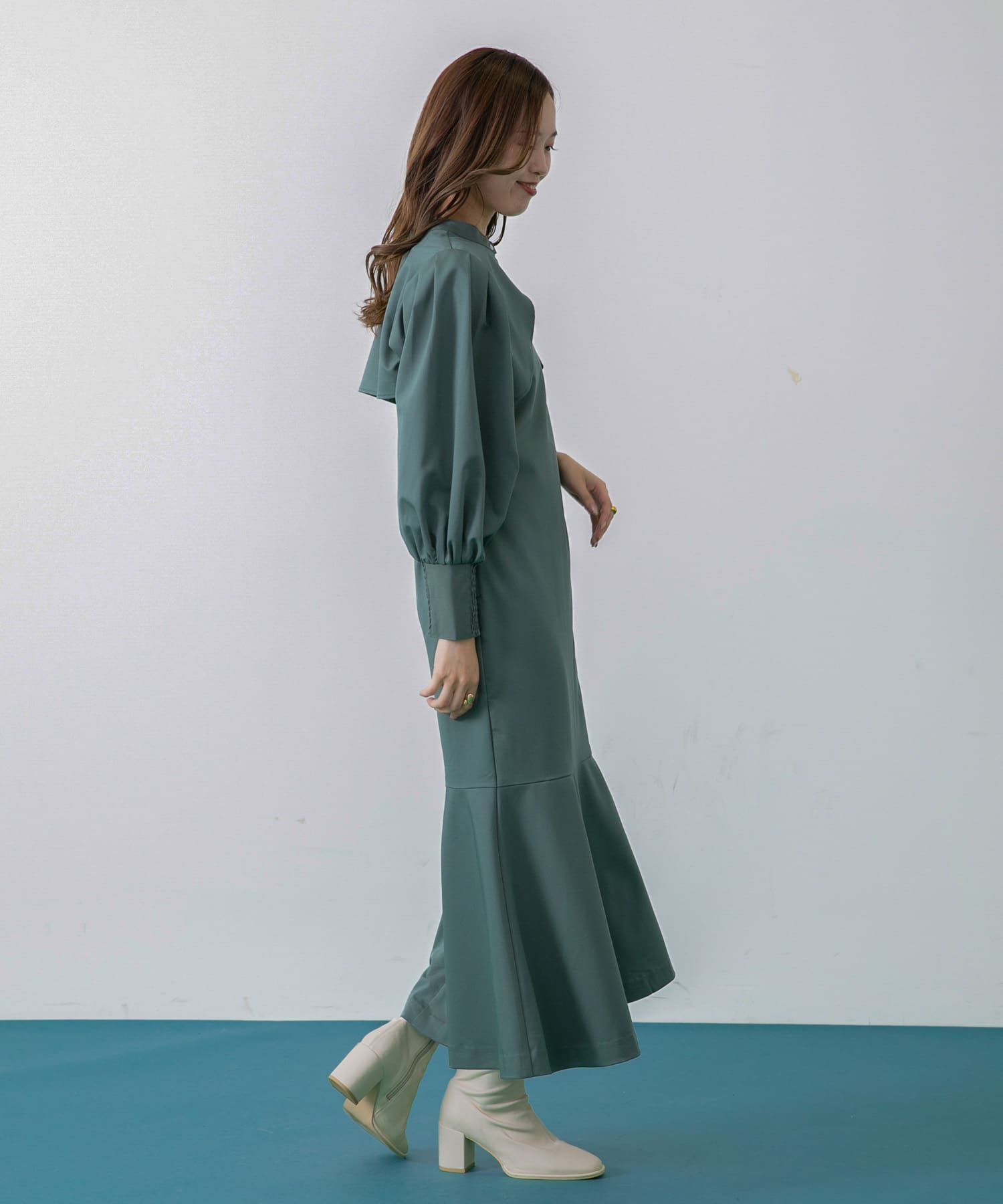 GREEN