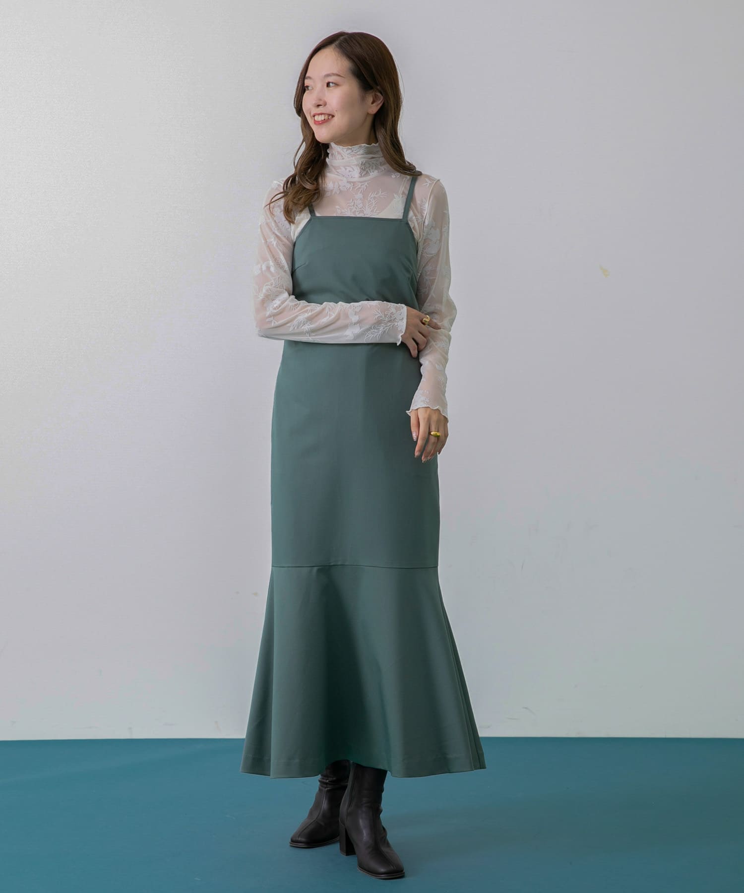 GREEN