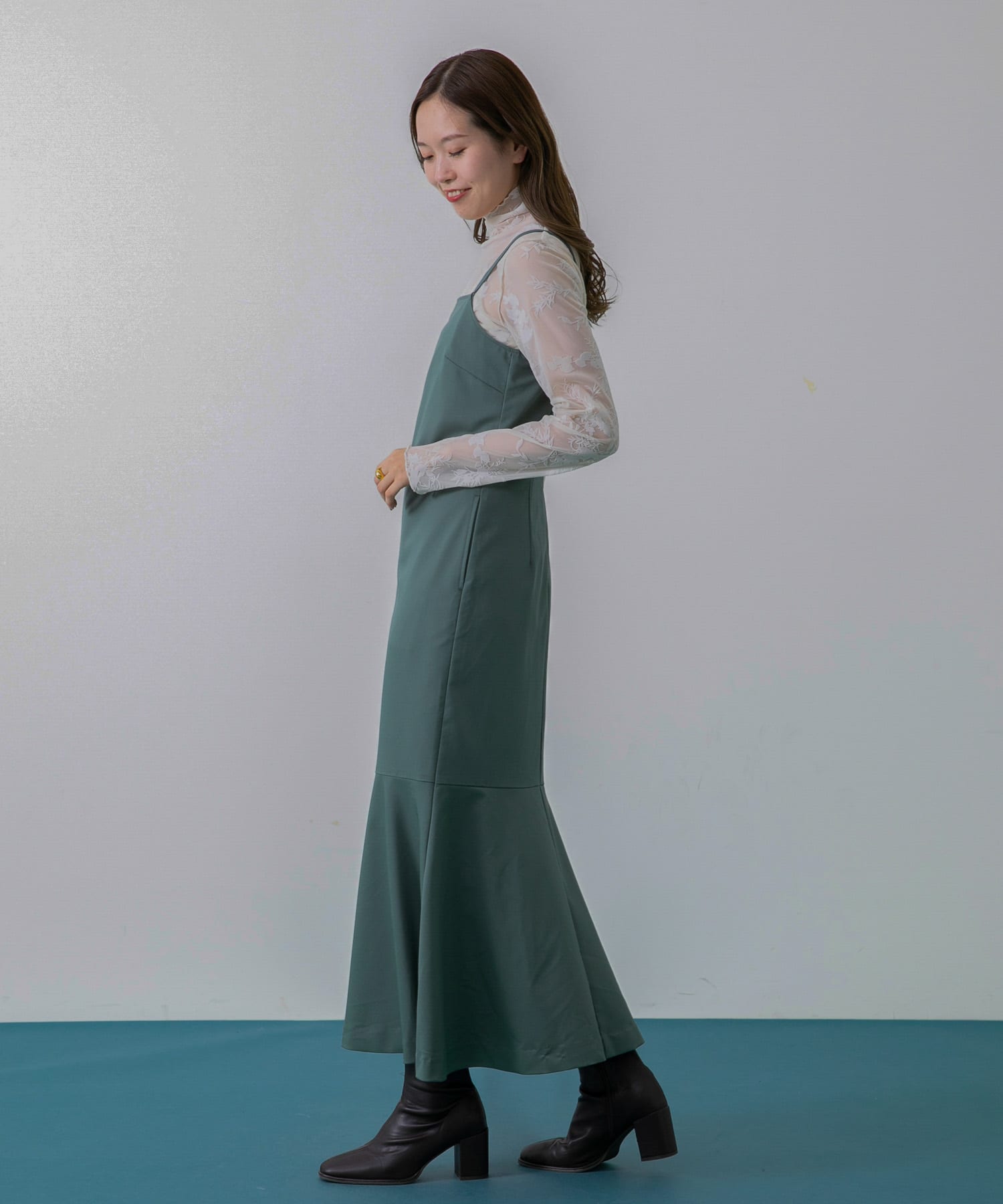 GREEN