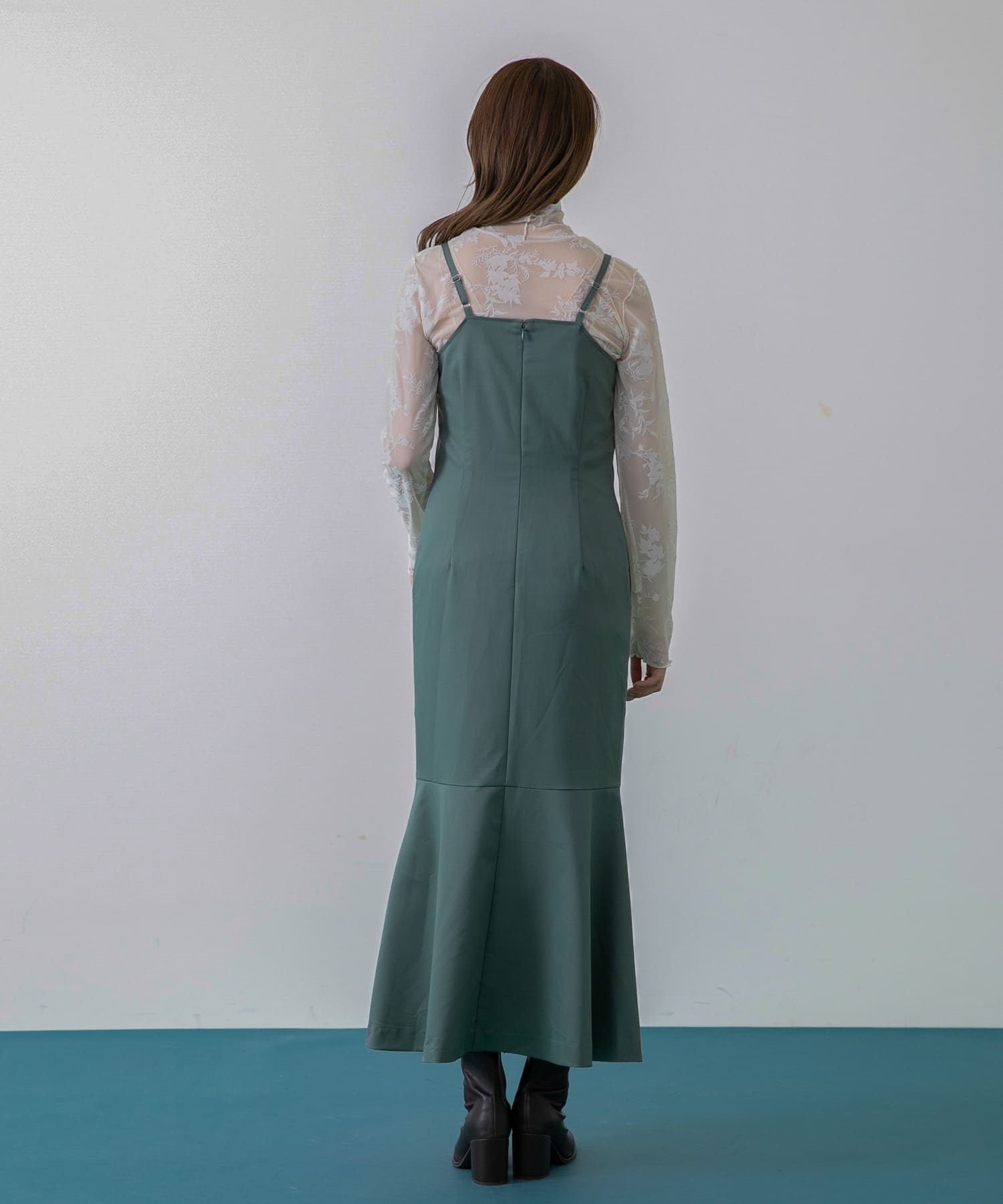GREEN