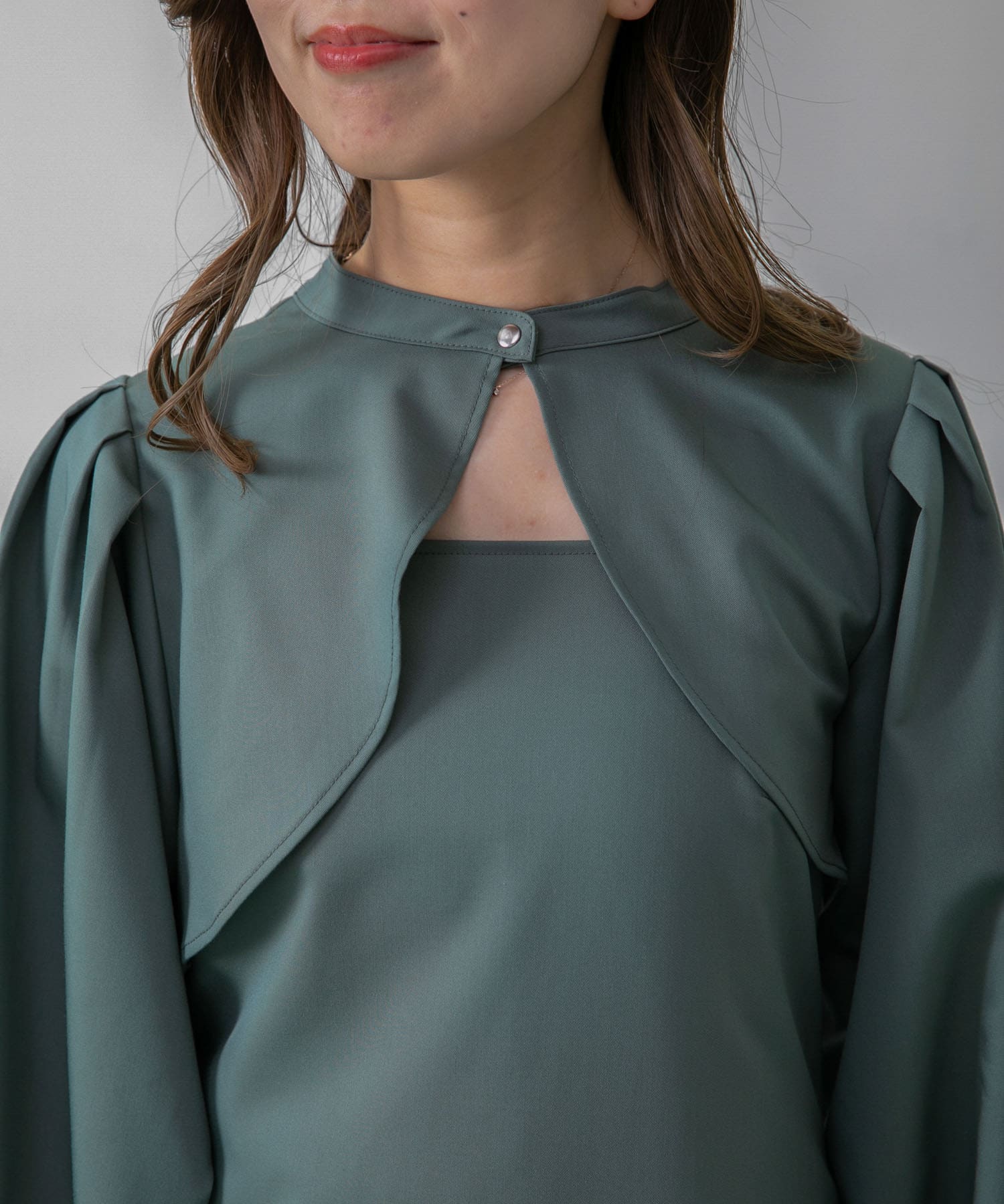 GREEN