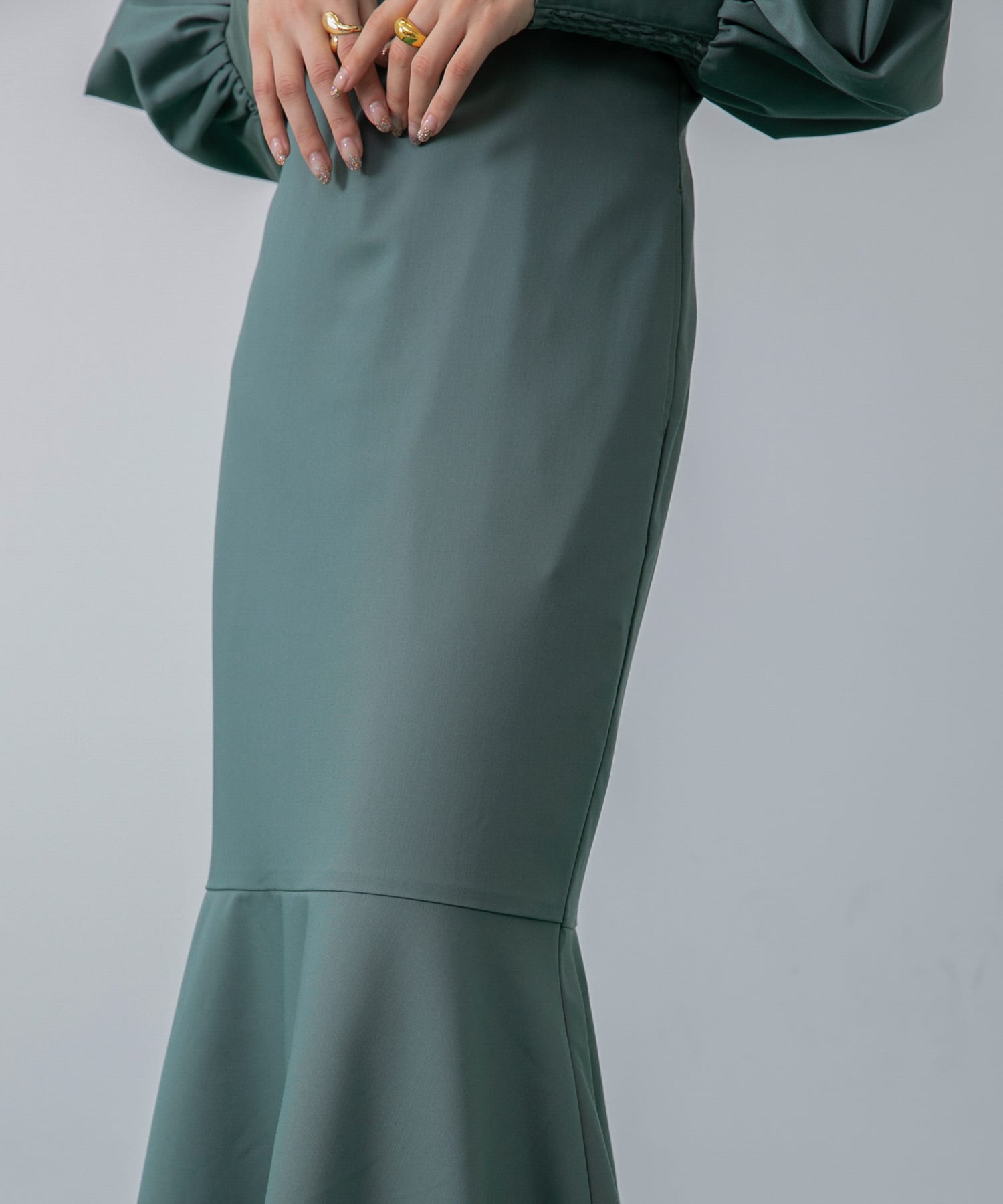 GREEN