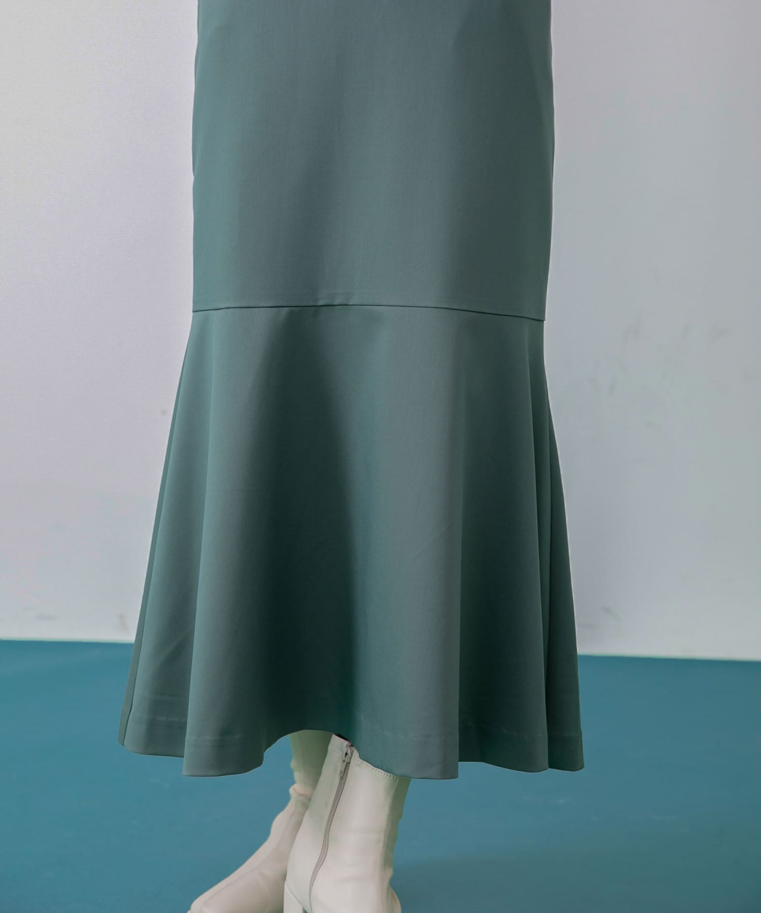 GREEN