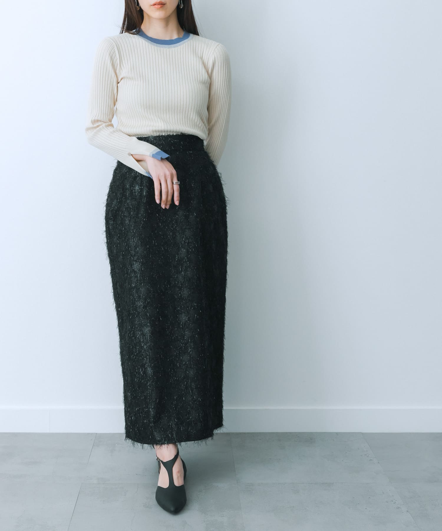 美品✨️芽風 2024年モデル 完売品 カットフリンジジャガード スカート 黒 M m4132_750_r.jpg