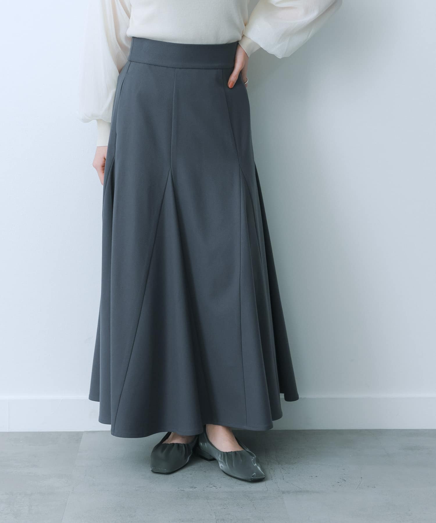 ハイウエストセミフレアスカート(S IVORY): スカート｜URBAN
