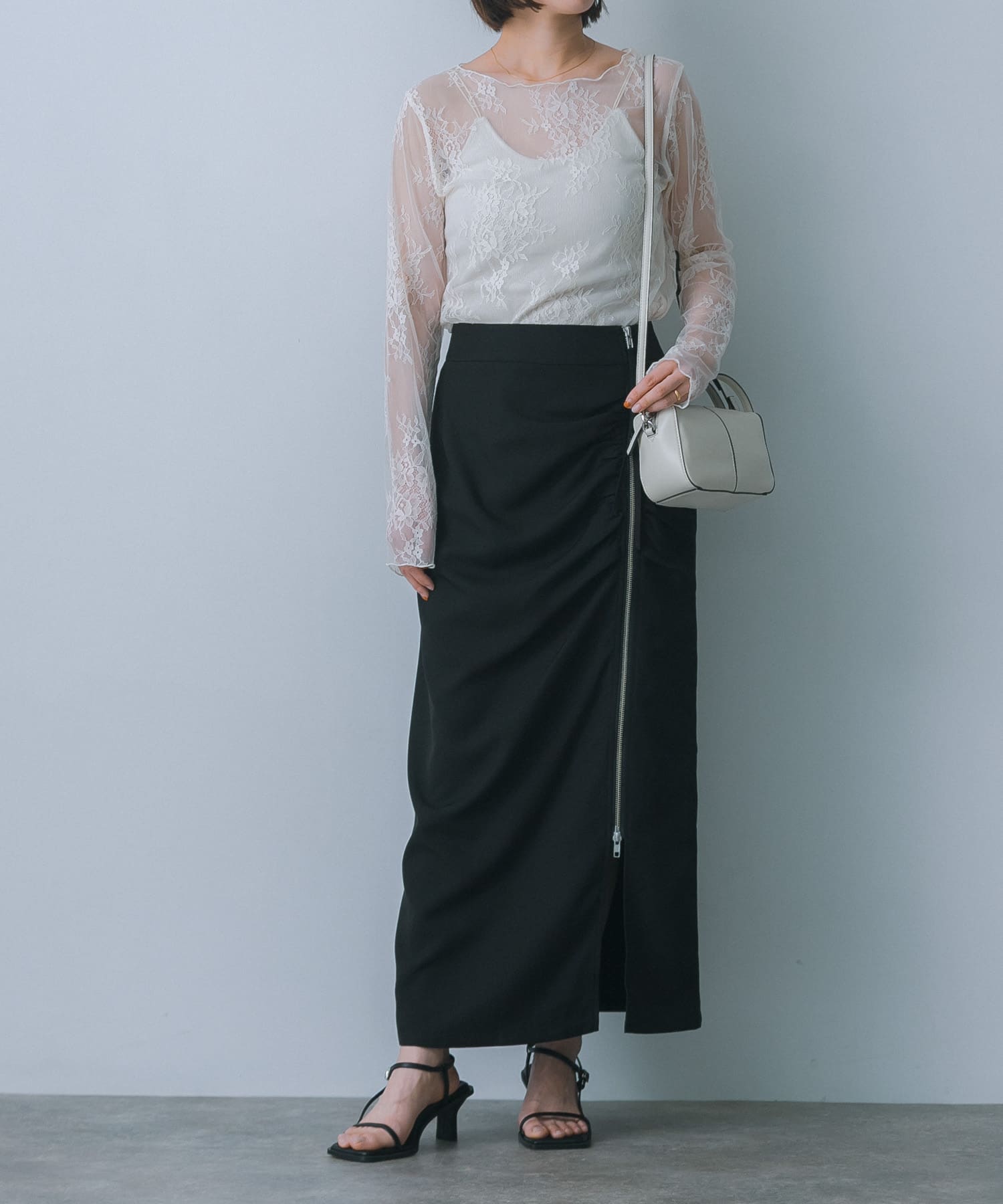OFF WHITE