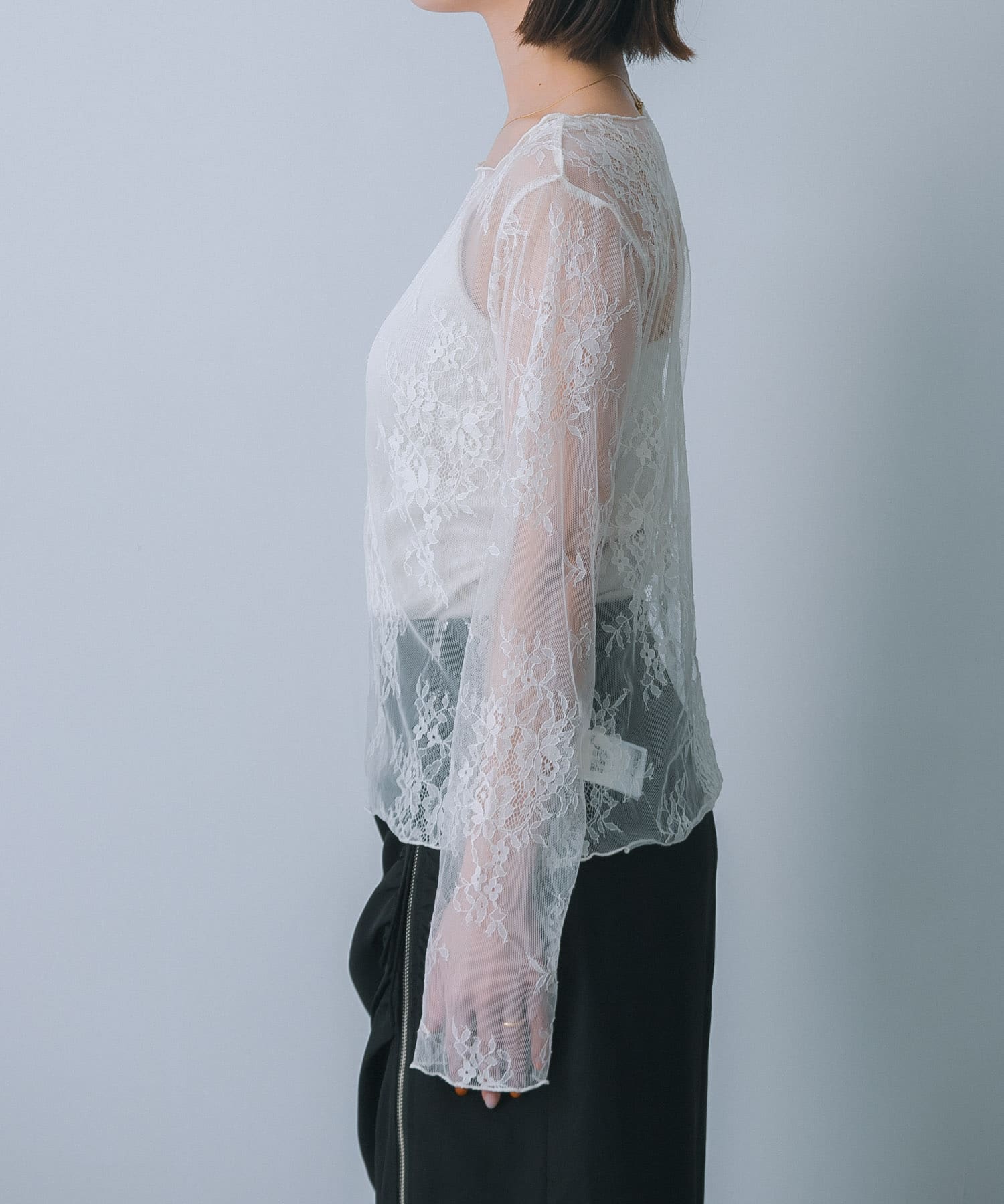 OFF WHITE