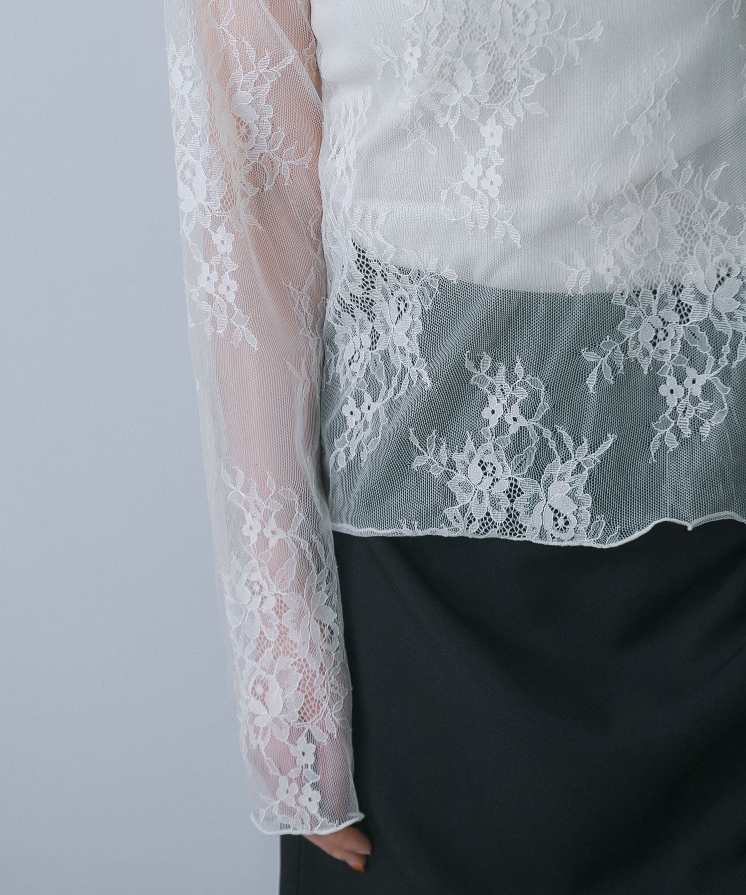 OFF WHITE