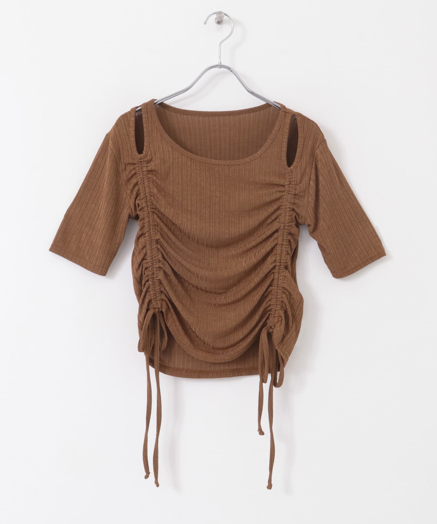 カットアウトシャーリングトップ(5分袖) BROWN one