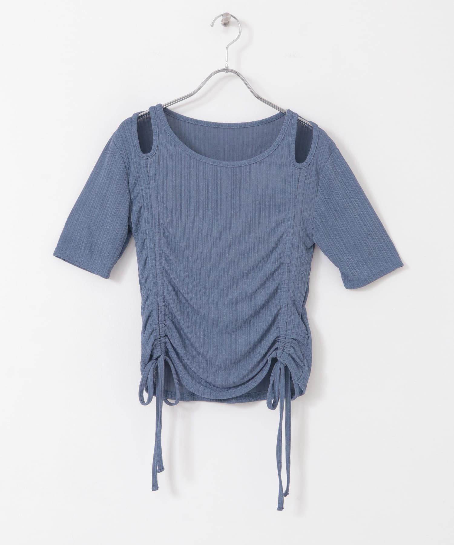 カットアウトシャーリングトップ(5分袖) BLUE one
