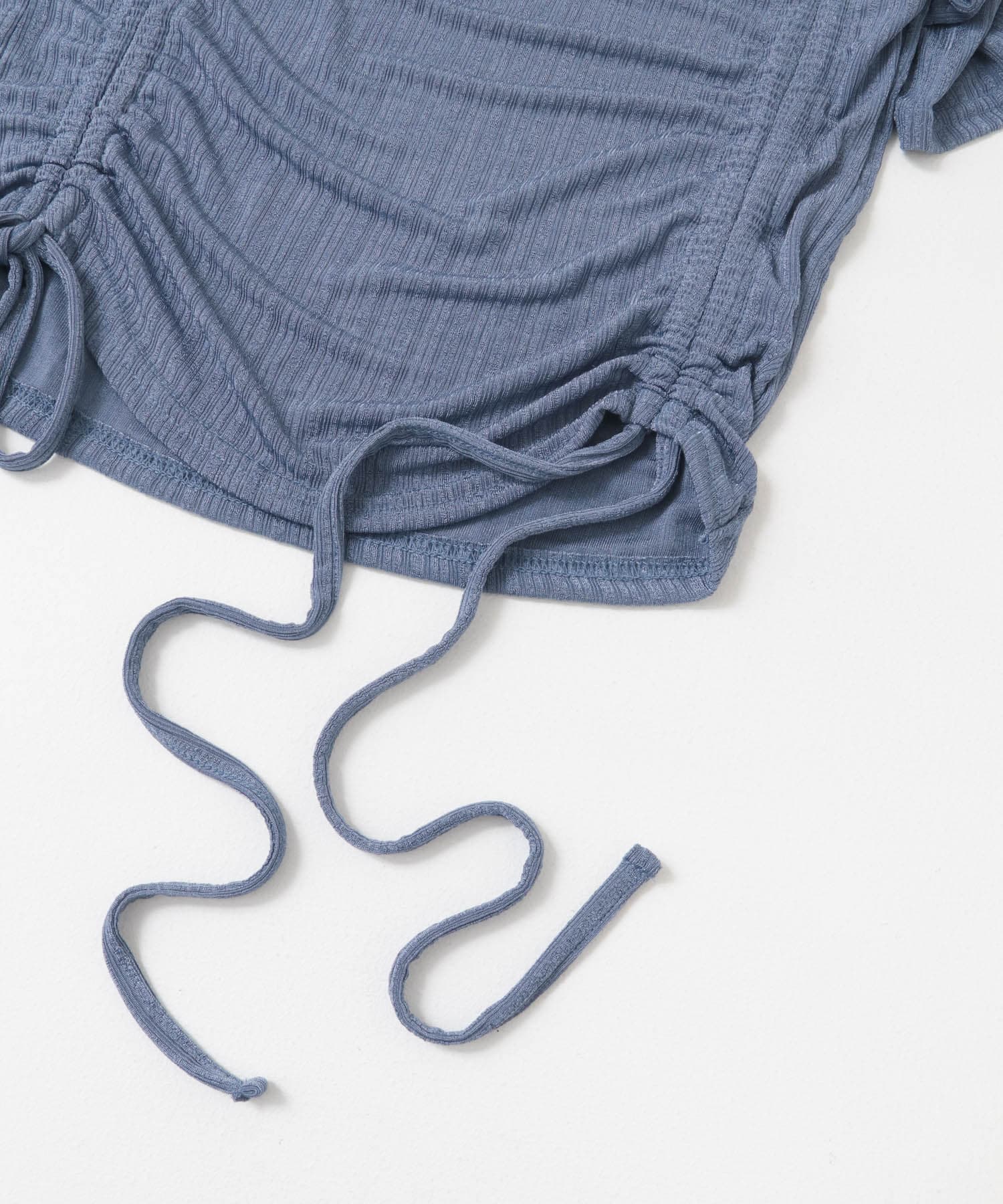 カットアウトシャーリングトップ(5分袖) BLUE one