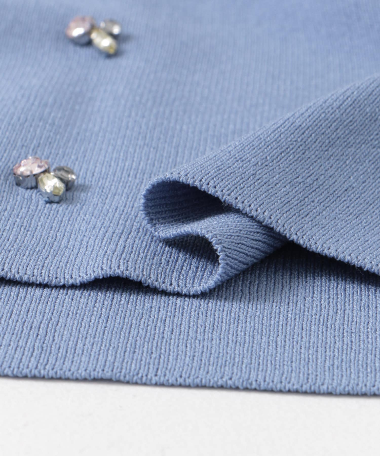 ハートネックビジューセーター L.BLUE one