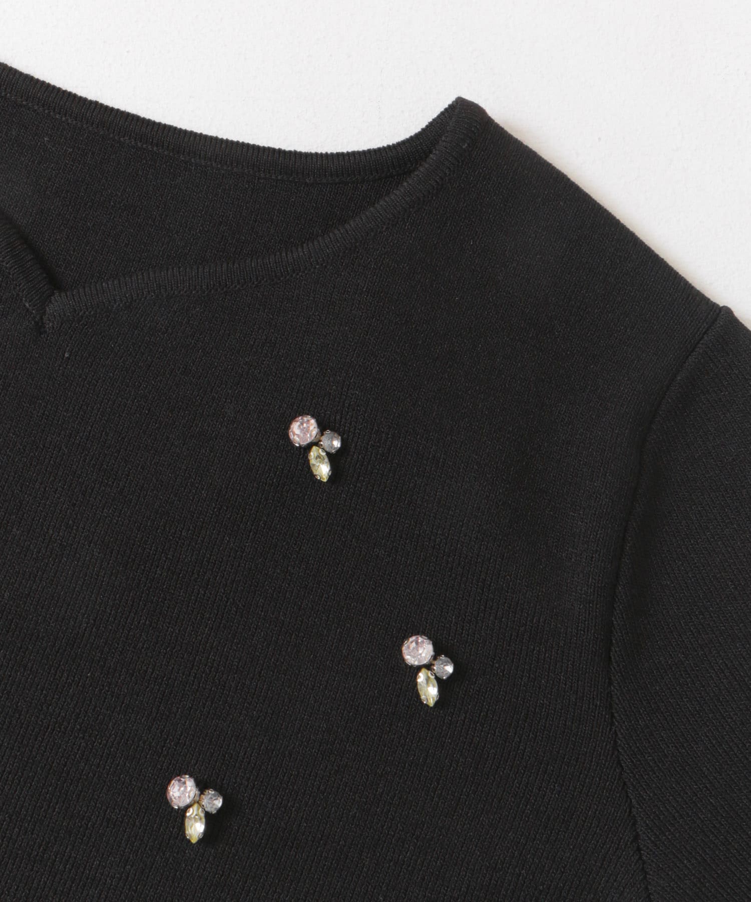 ハートネックビジューセーター BLACK one
