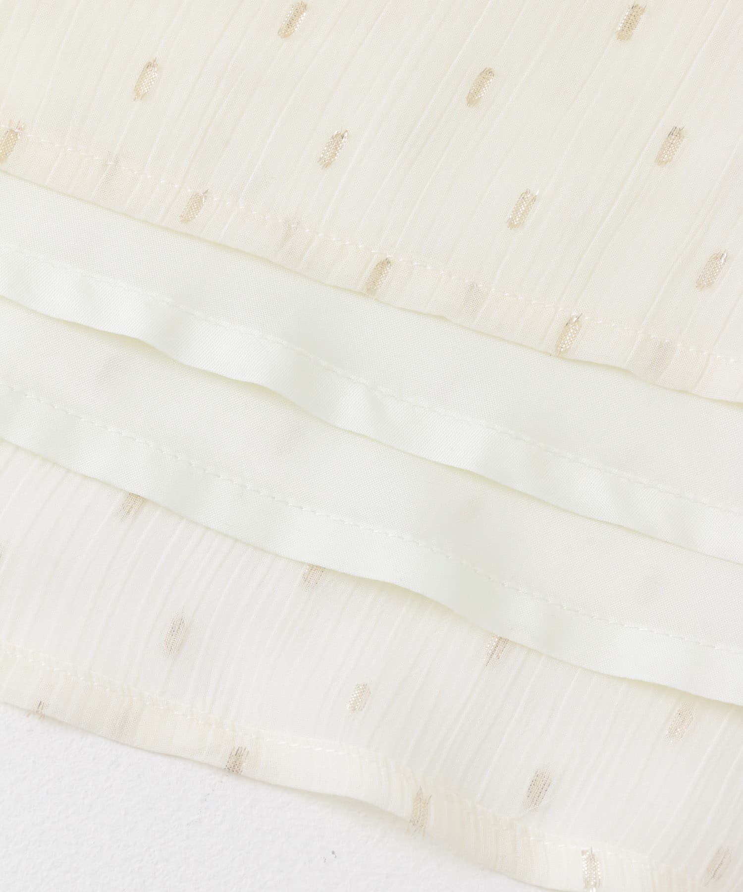 ラメジャガードワンピース IVORY COMPACT