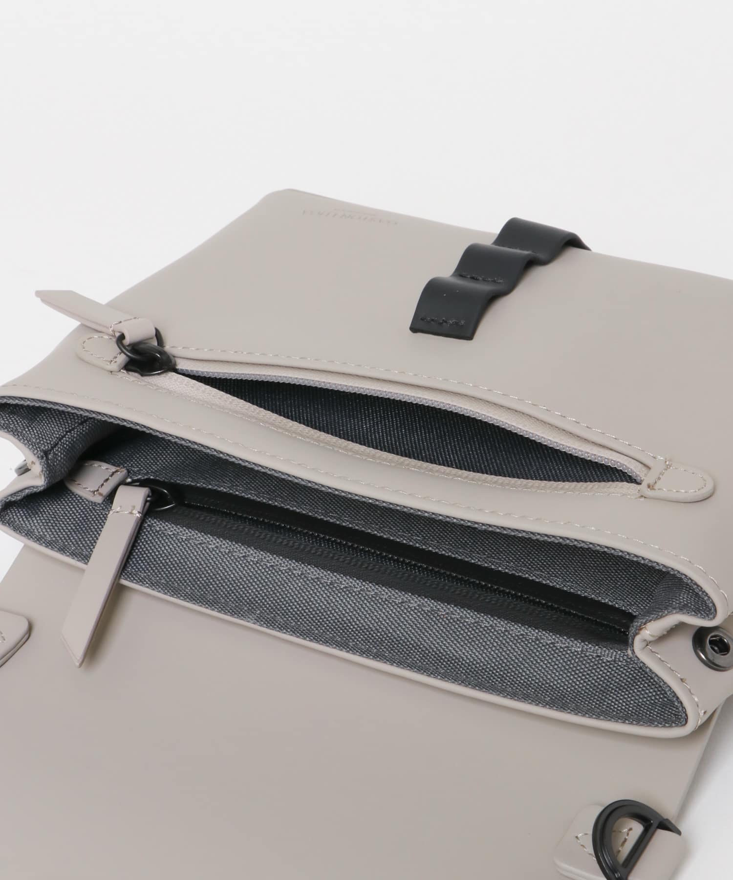 GASTON LUGA　Splash Crossbody Bag TAUPE one