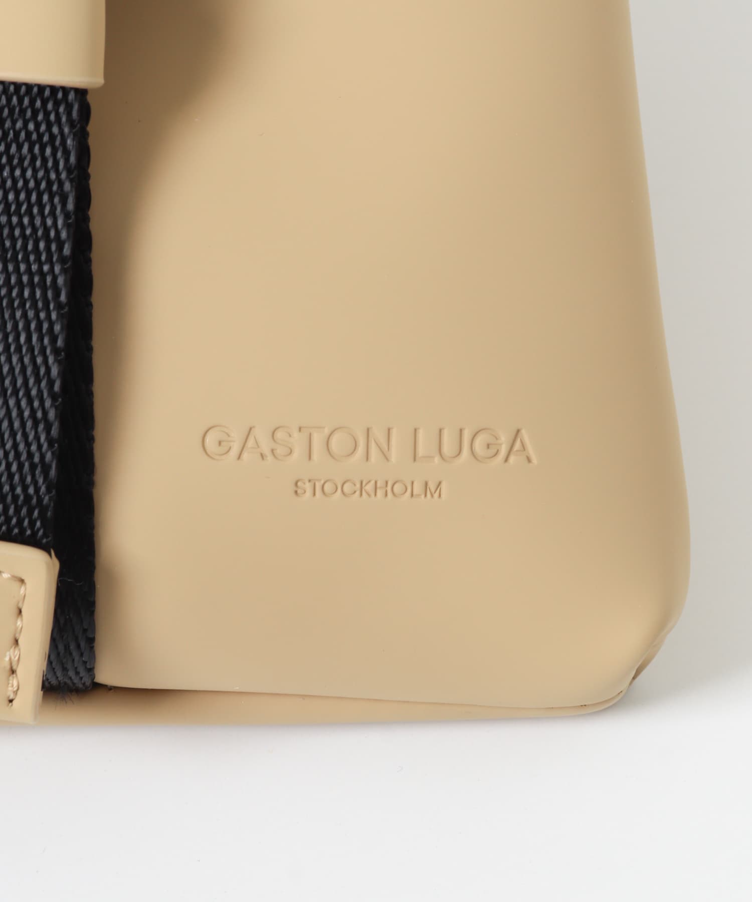 GASTON LUGA　Splash Mini Crossbody LATTE one