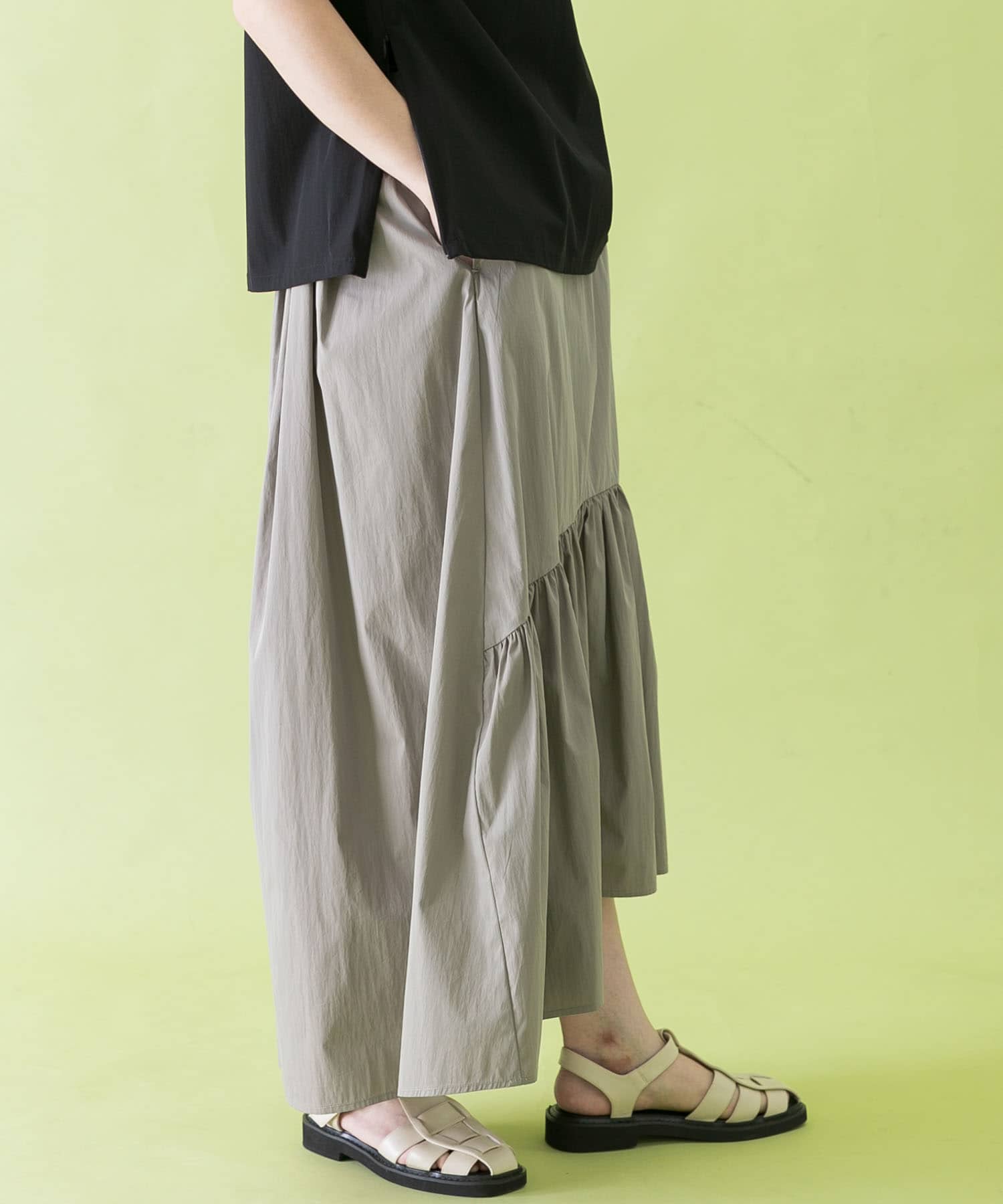 GRAY