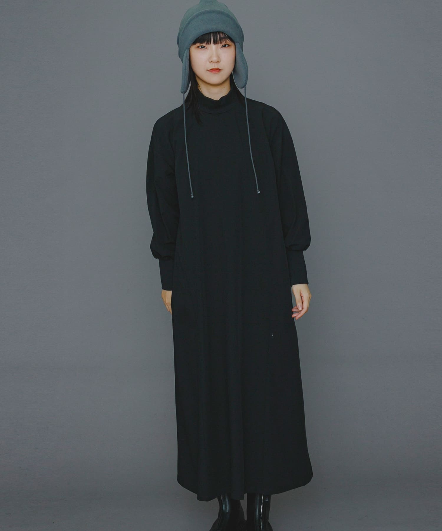 Uiscel　4WAYストレッチハイネックワンピース