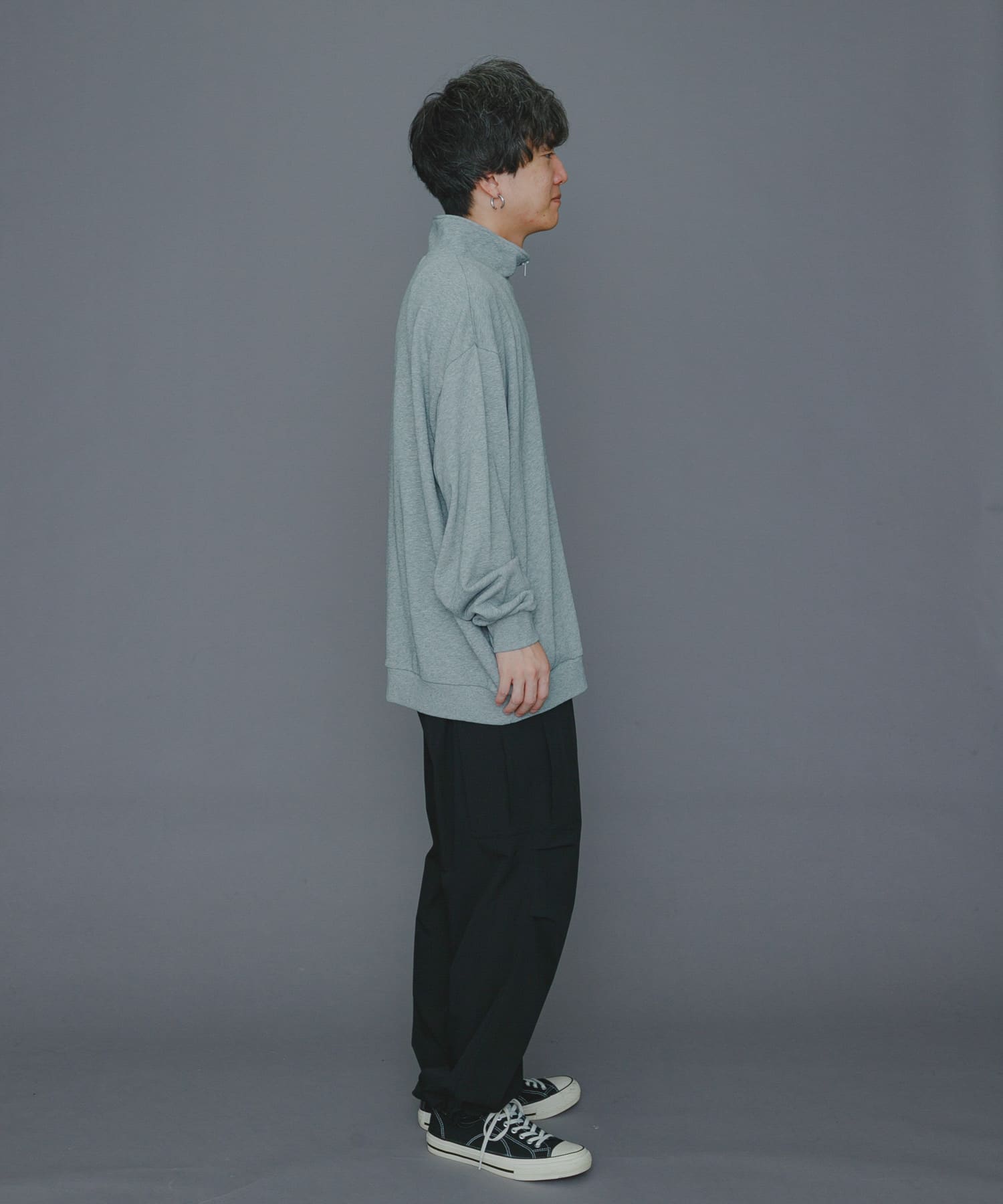 TOP GRAY