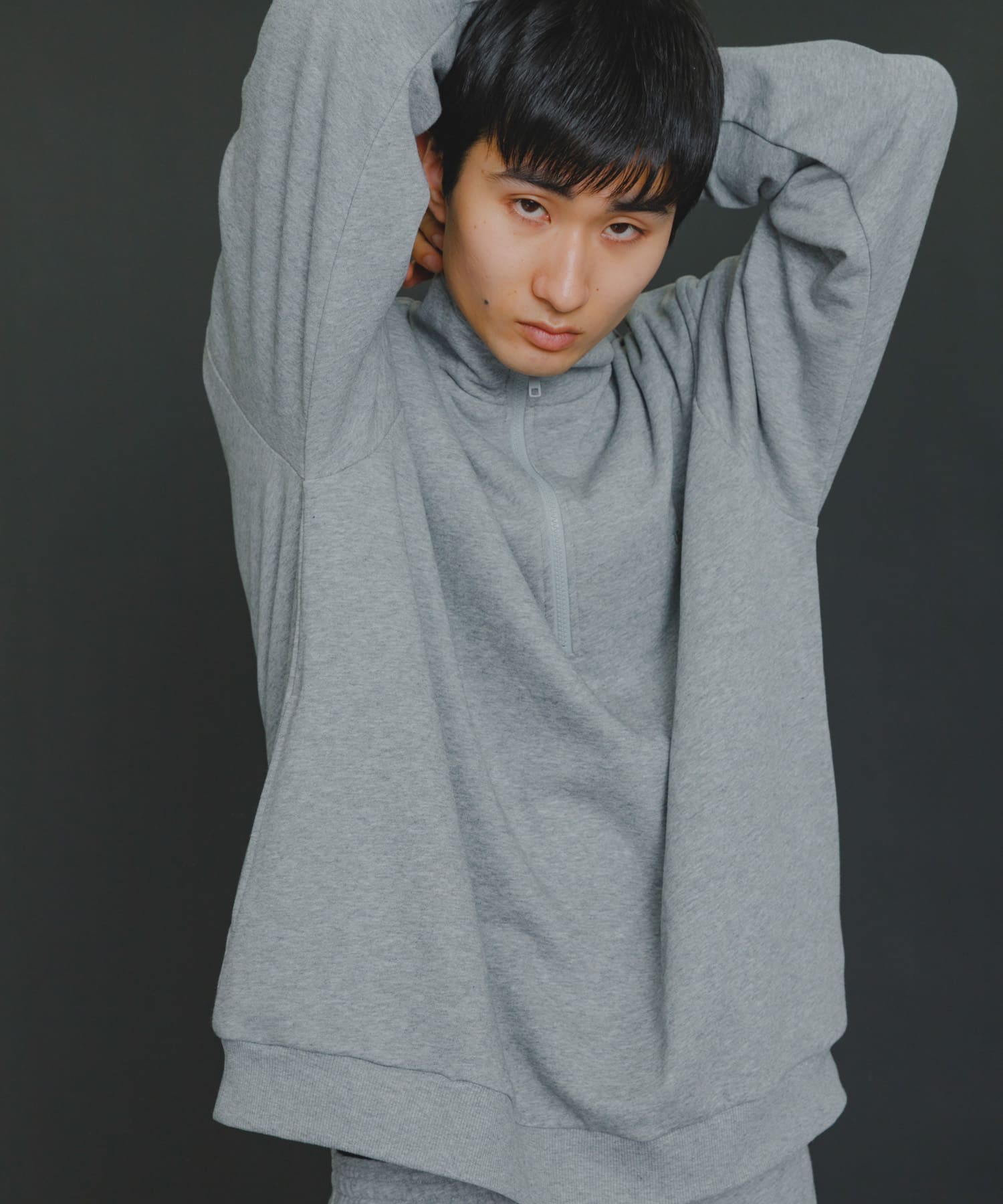 TOP GRAY