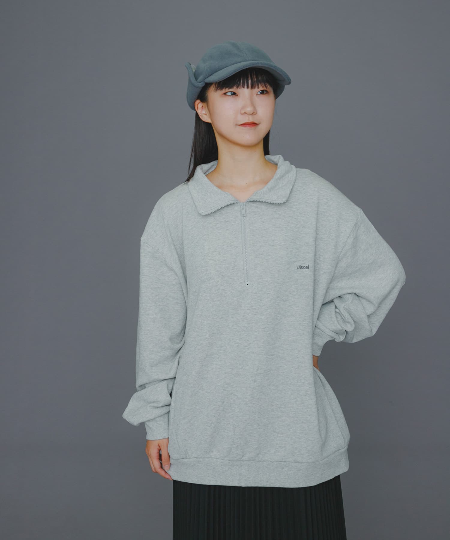GRAY