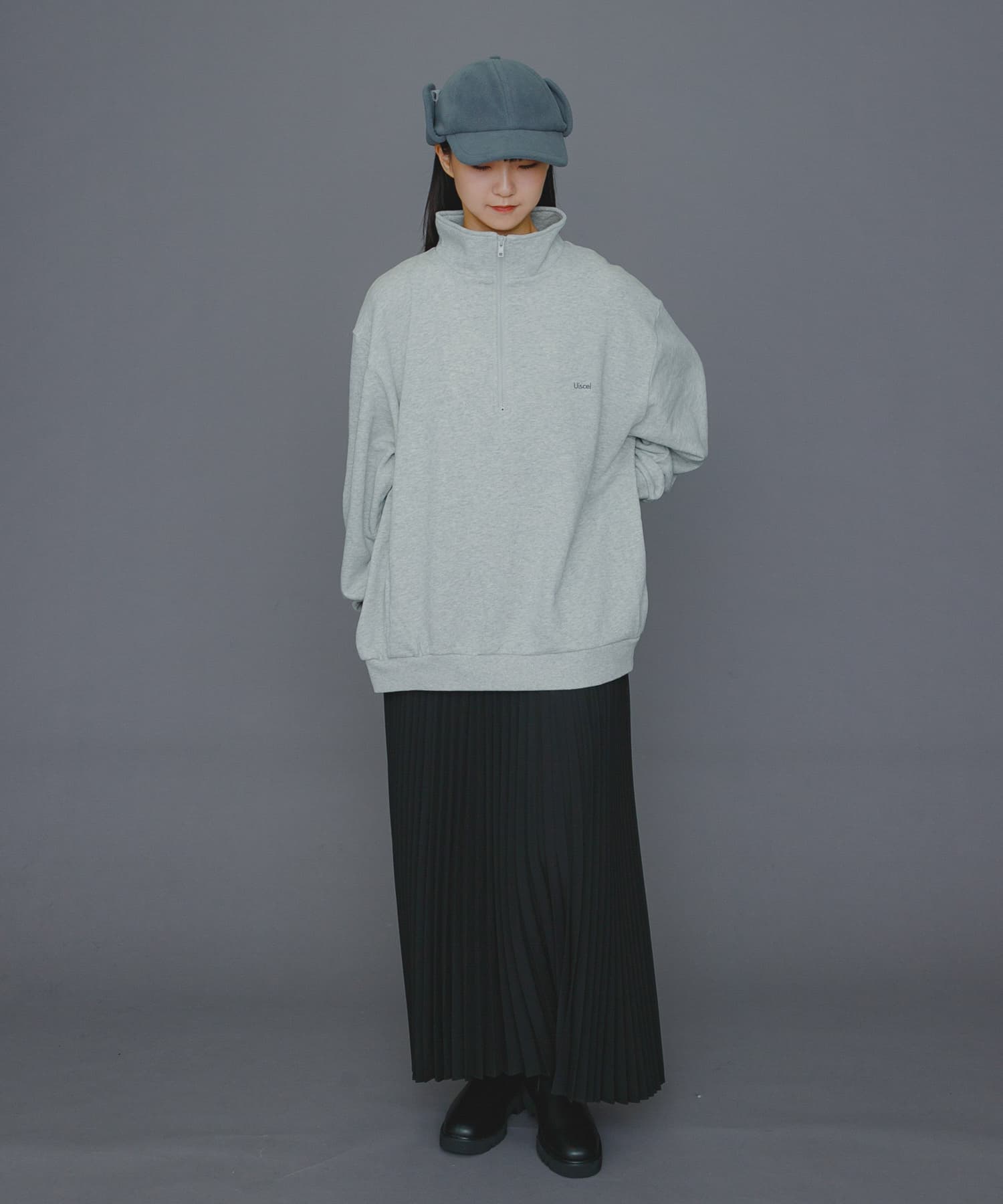 GRAY