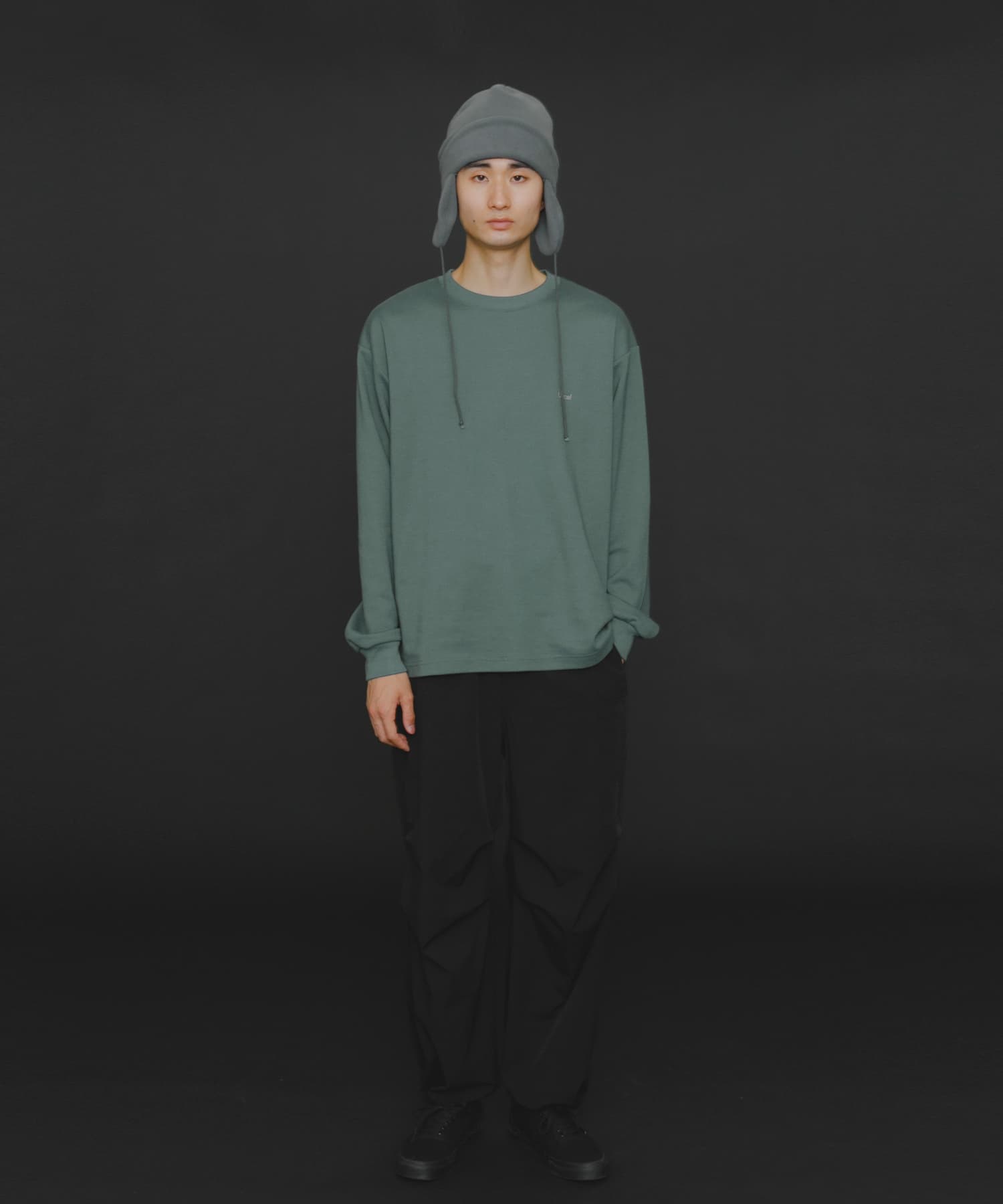 GRAY
