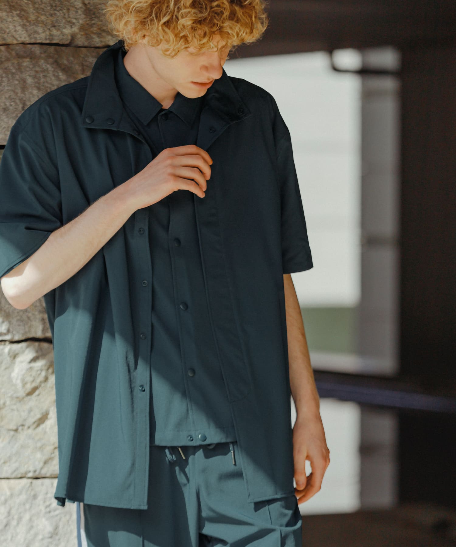 Uiscel　4wayストレッチサイドジップルーズシャツ BLUE M