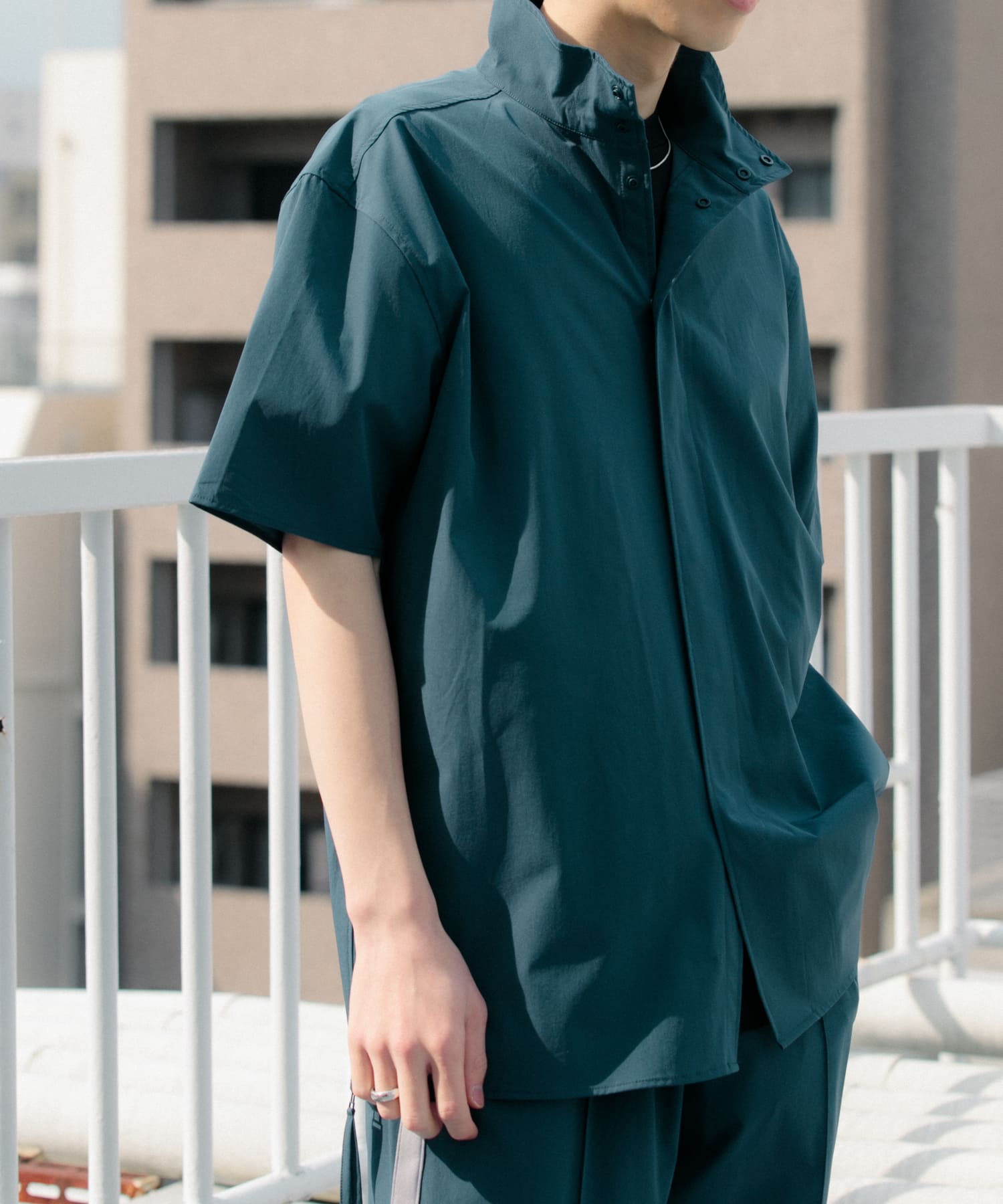 Uiscel　4wayストレッチサイドジップルーズシャツ BLUE L