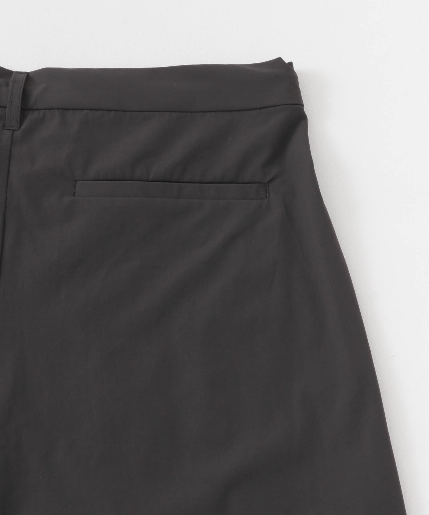 Uiscel　4WAYストレッチ2タックワイドパンツ CHARCOAL M