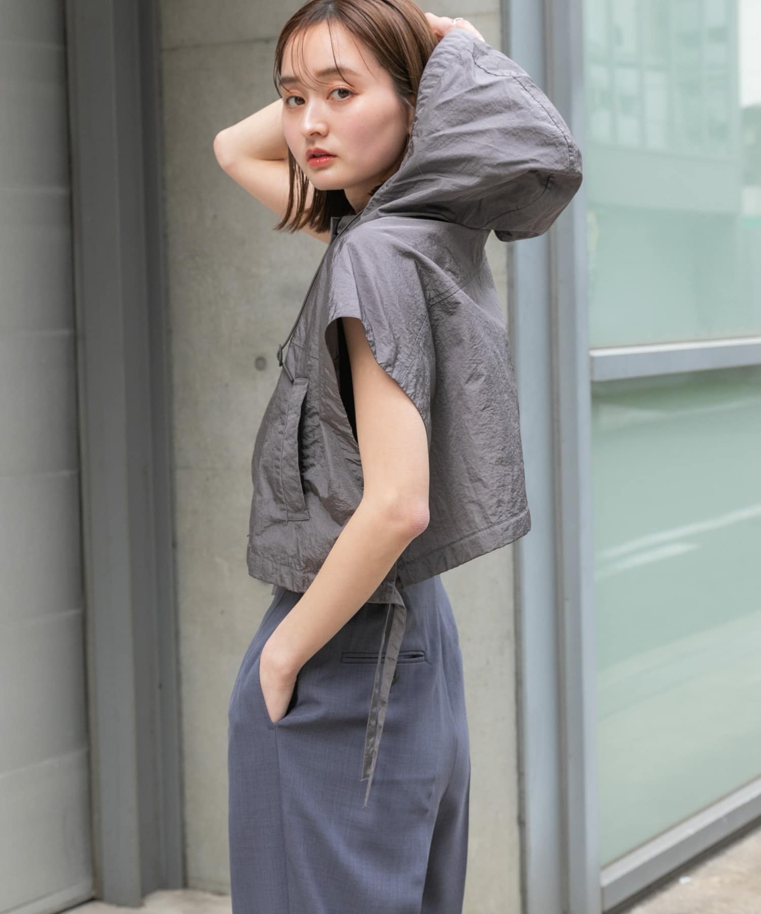 GRAY