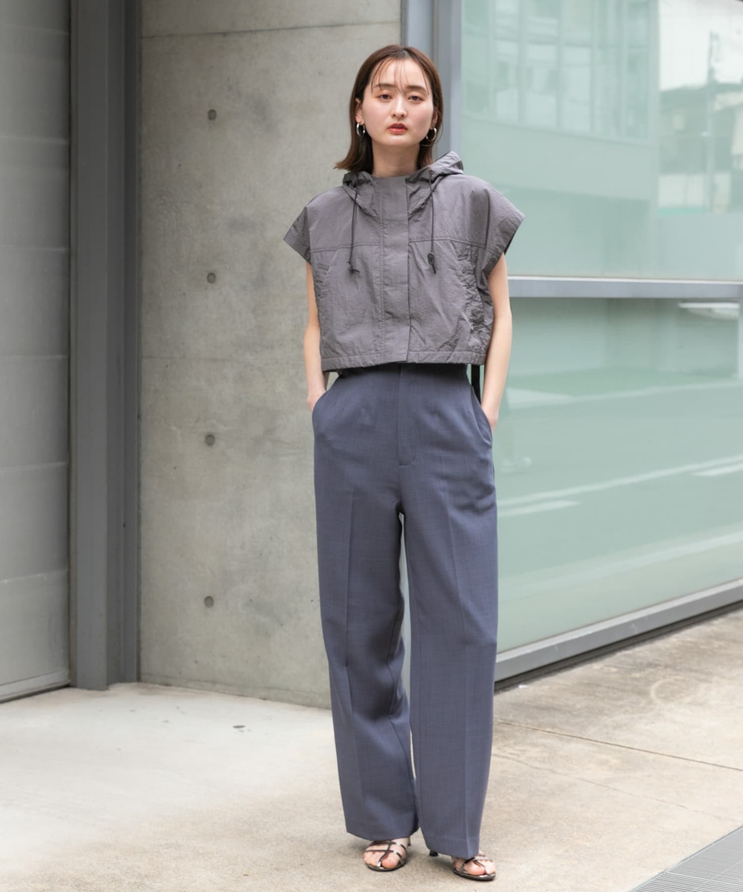 GRAY