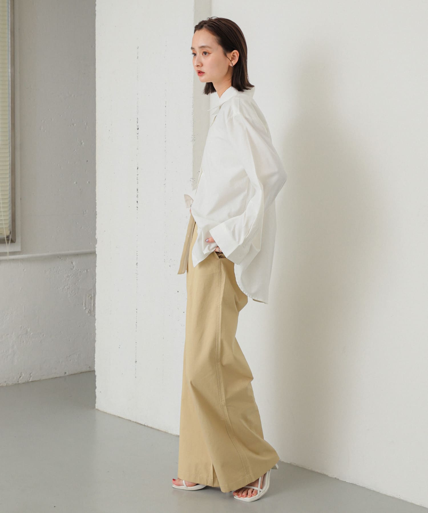 OFF WHITE