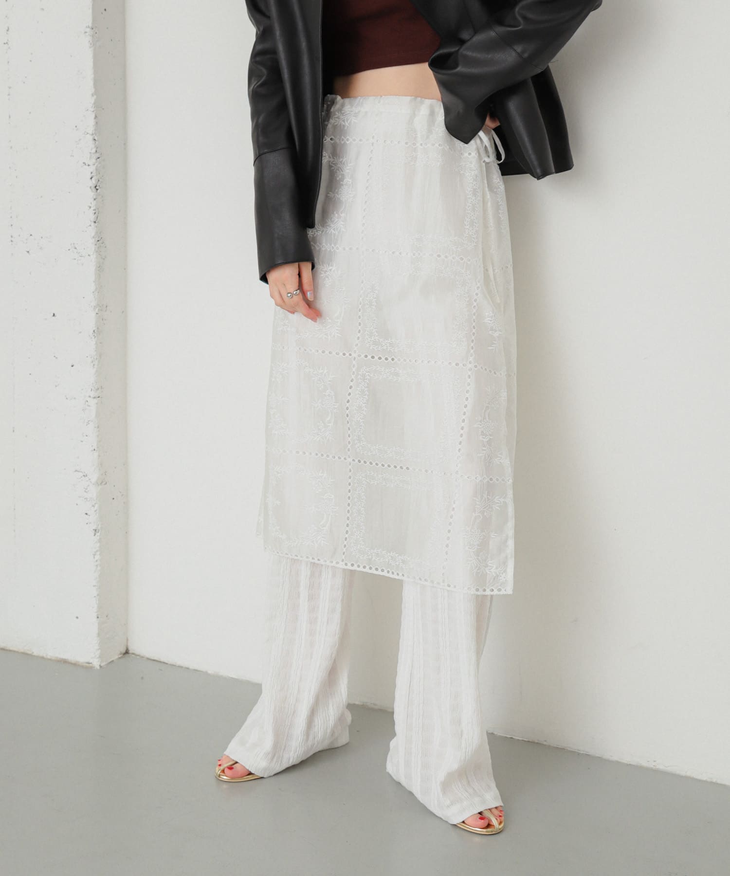 OFF WHITE
