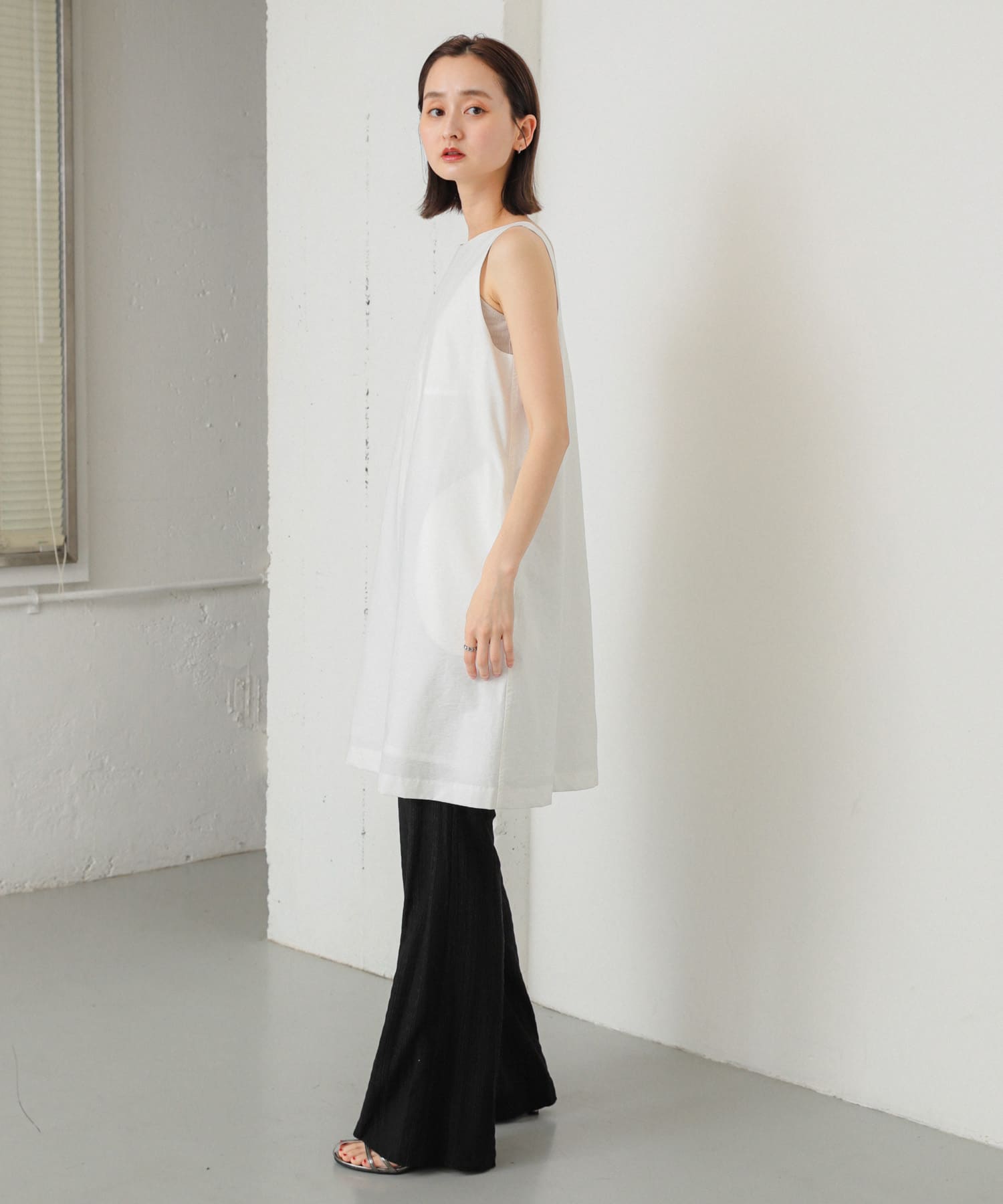 OFF WHITE