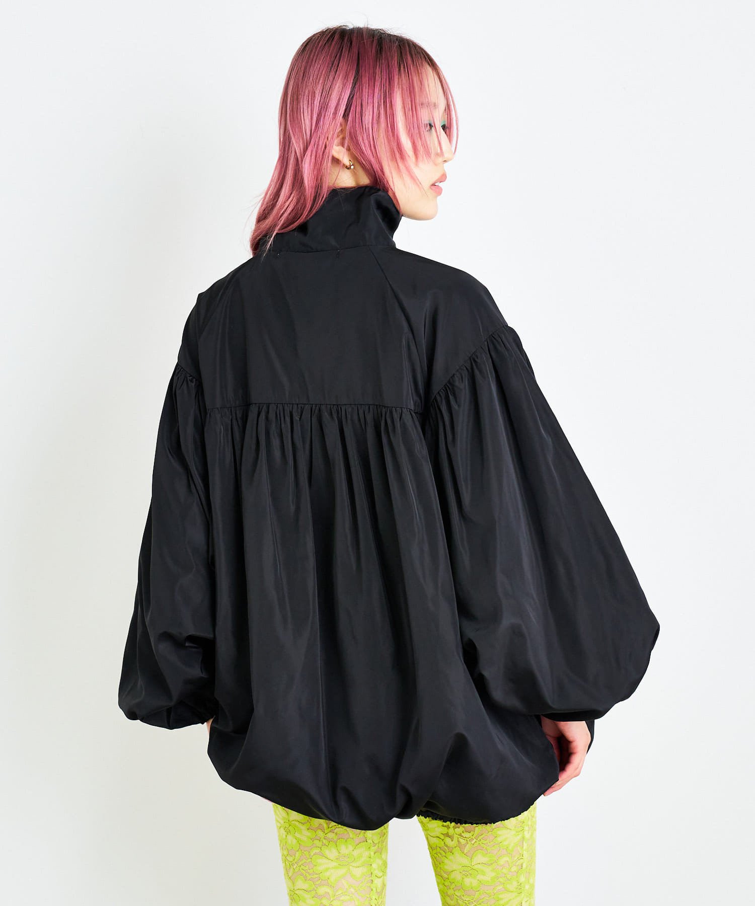 身長：172cm サイズ：one