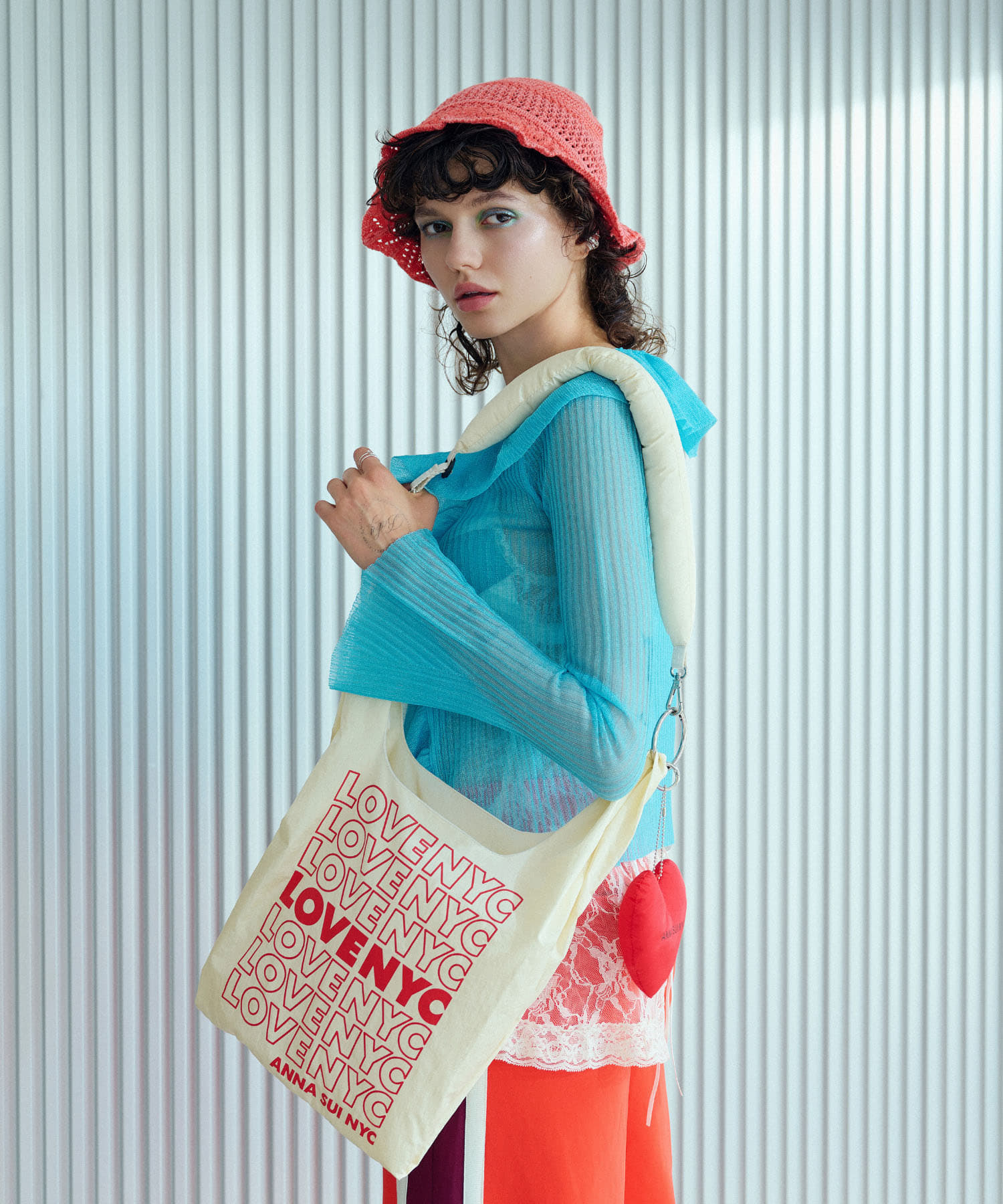 ANNA SUI NYC　LOVEショッピングバッグ WHITE one