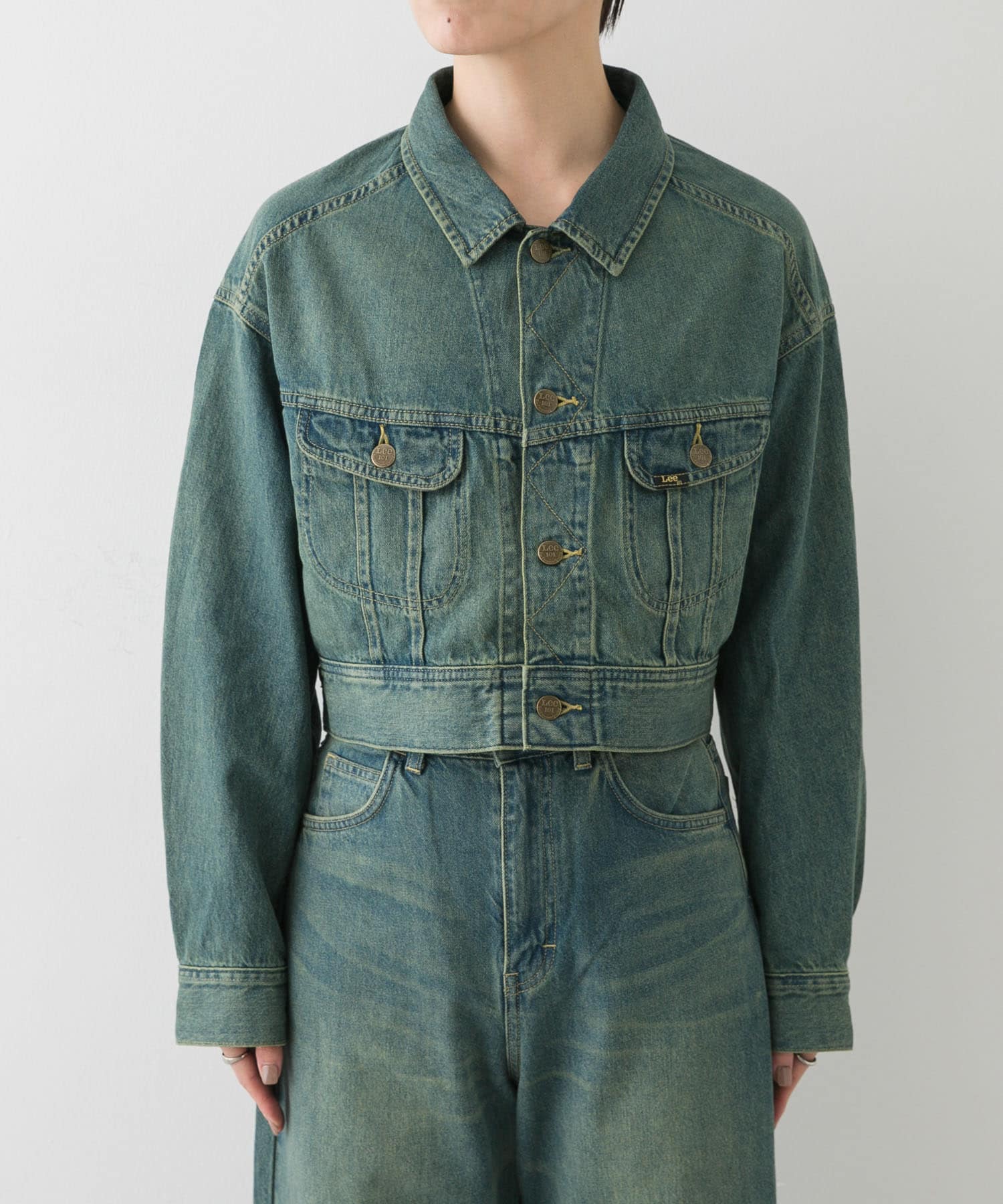 GREEN